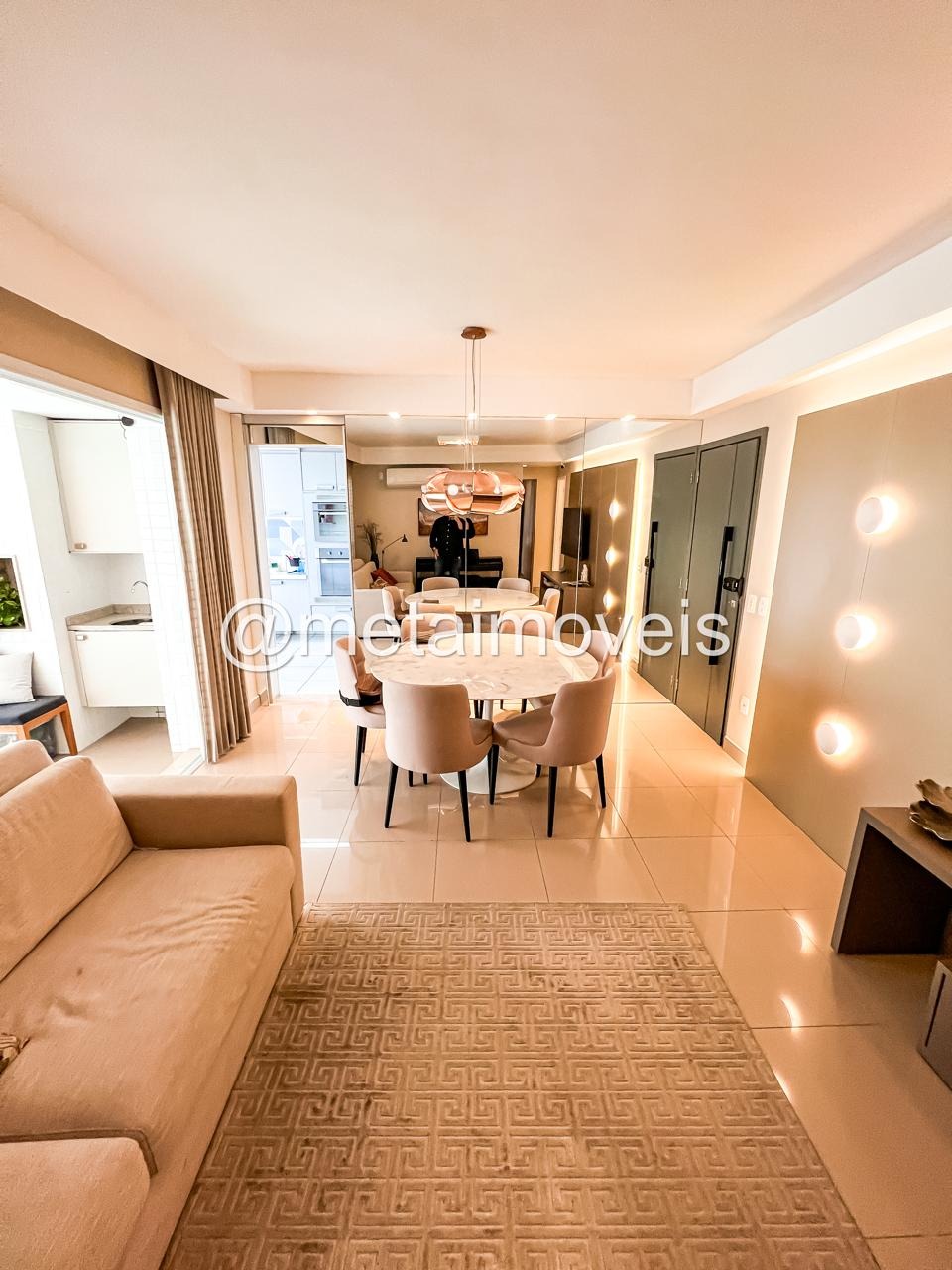 Apartamento à venda com 3 quartos, 128m² - Foto 1