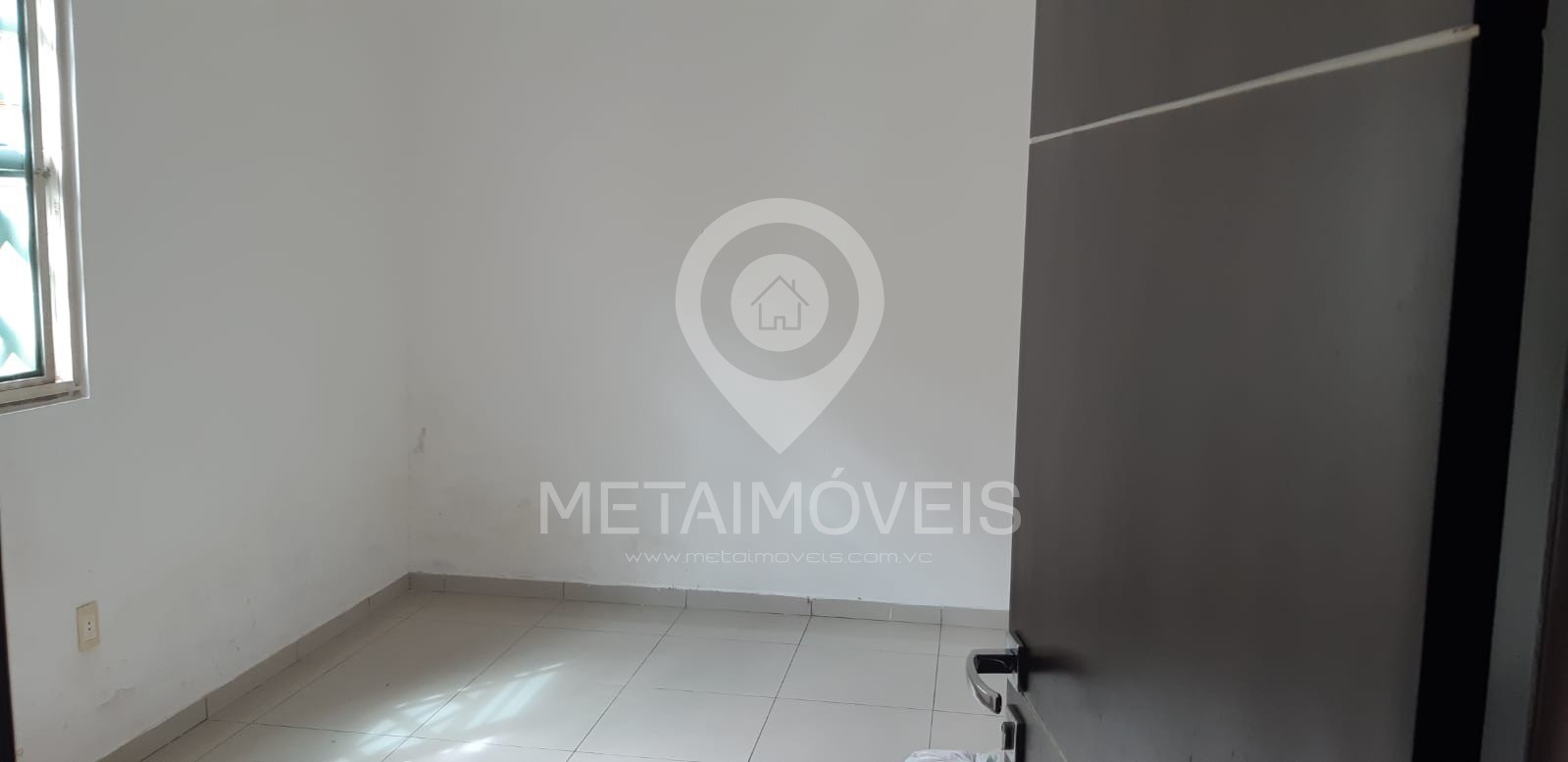 Casa à venda com 4 quartos, 184m² - Foto 2