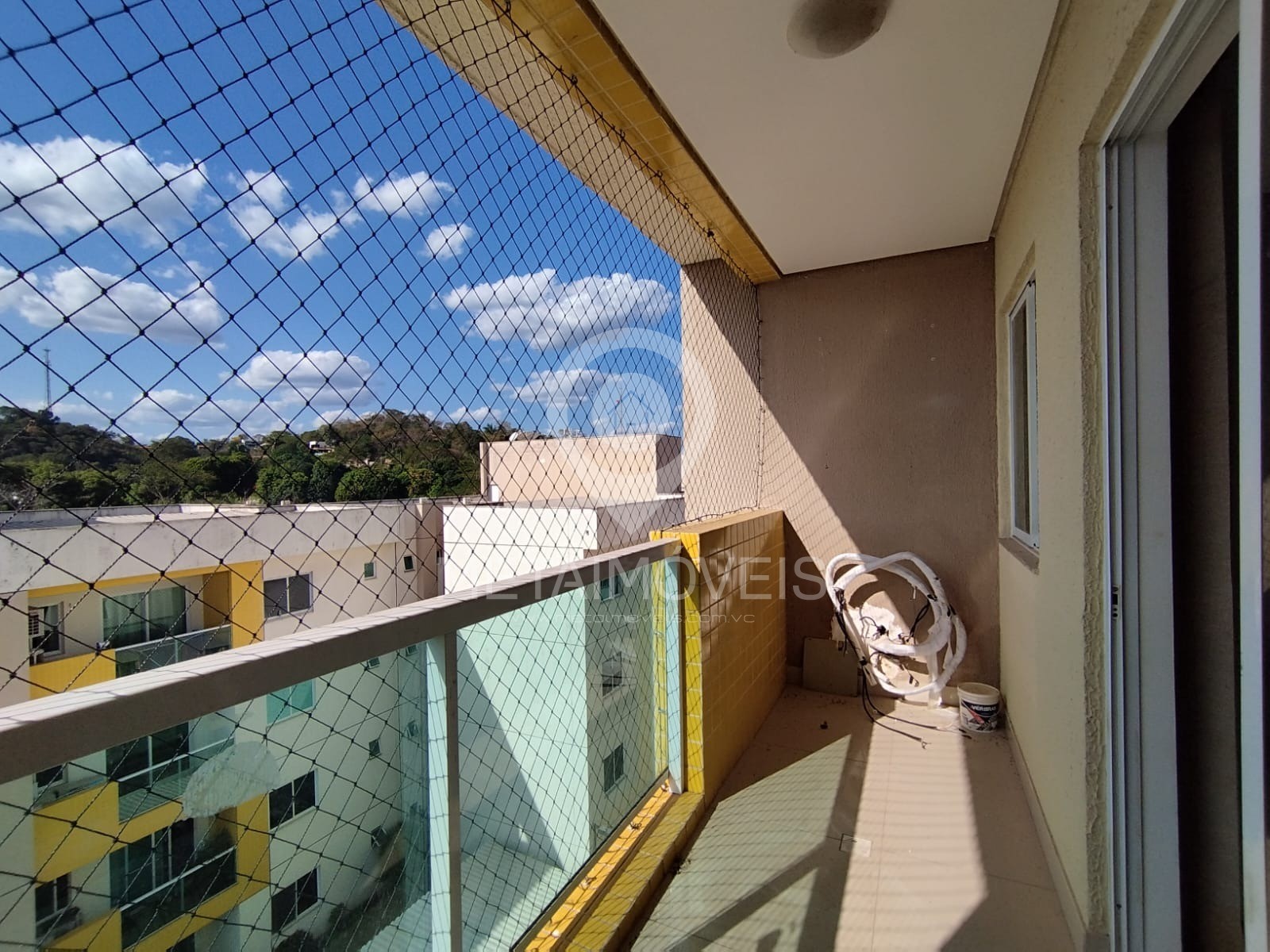 Apartamento à venda com 3 quartos, 70m² - Foto 2