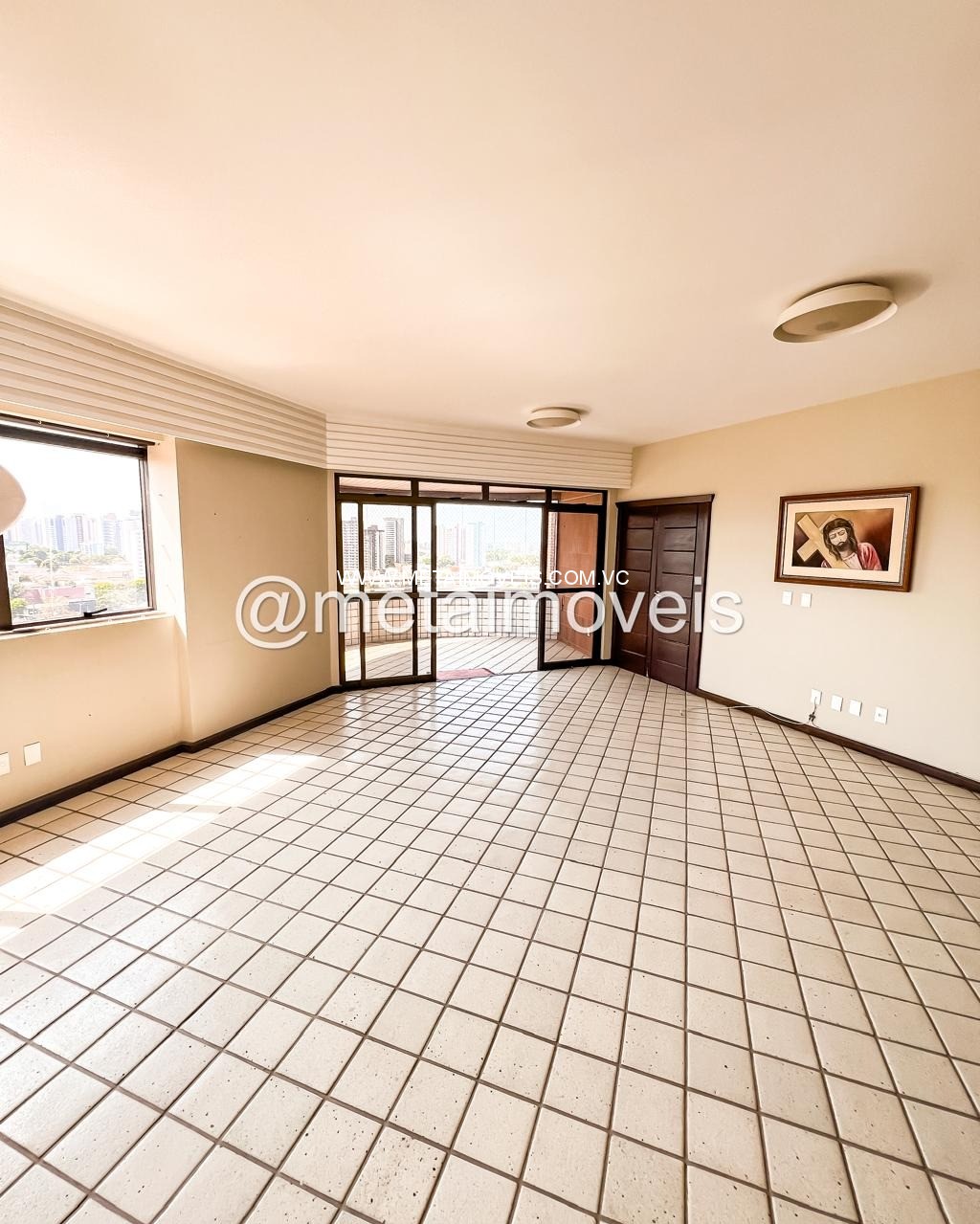 Apartamento à venda com 4 quartos, 205m² - Foto 3