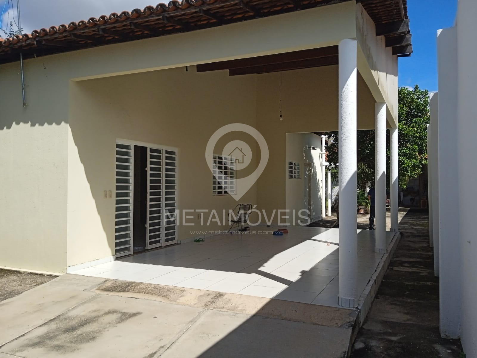 Casa à venda com 4 quartos, 600m² - Foto 2