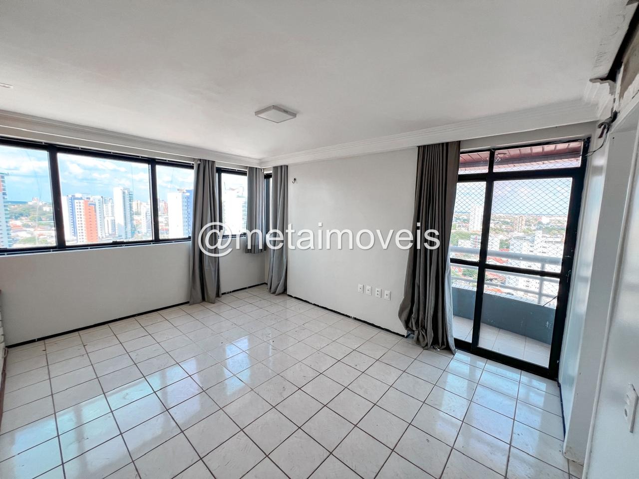 Apartamento à venda com 4 quartos, 197m² - Foto 4