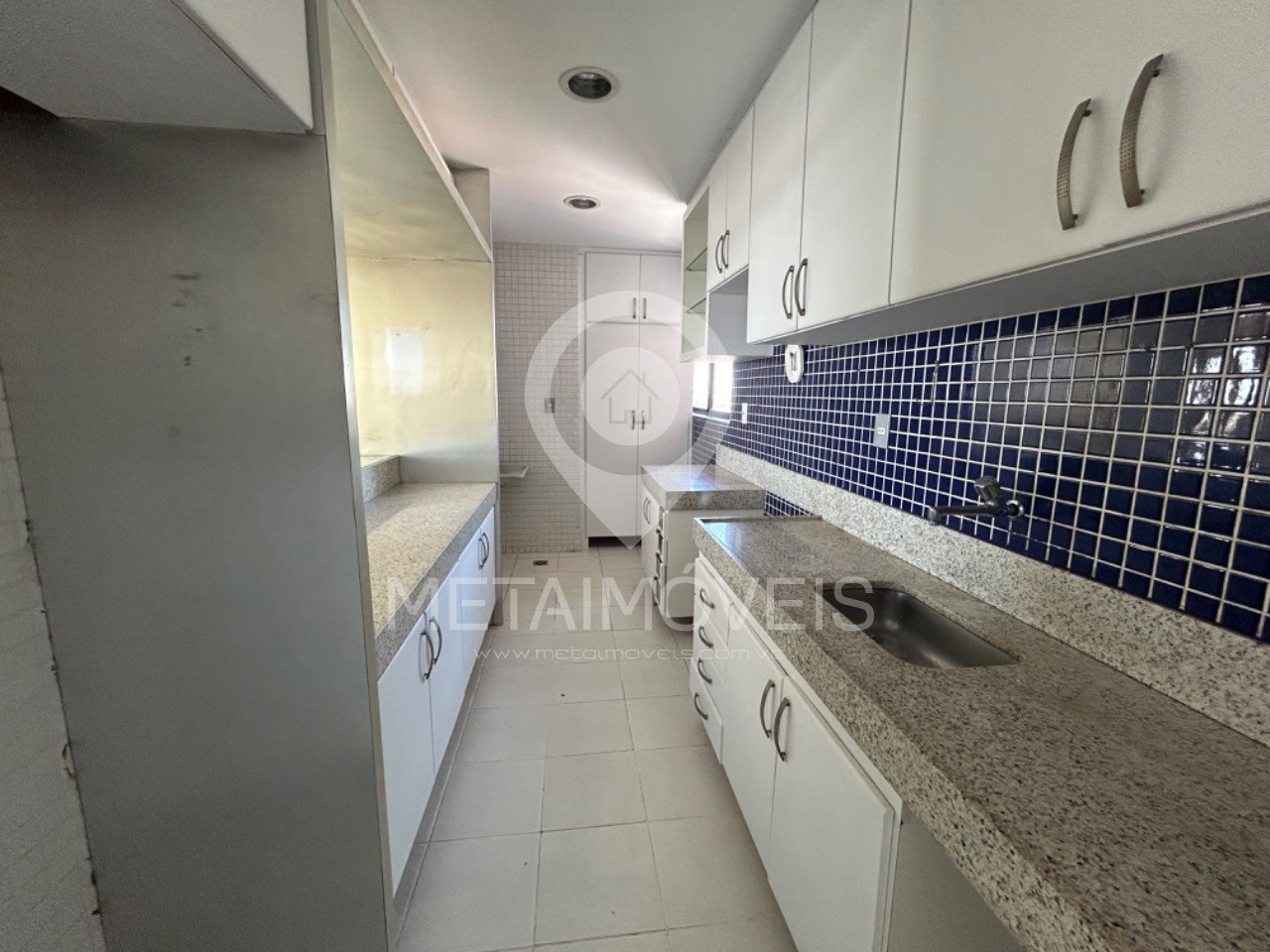 Apartamento à venda com 2 quartos, 70m² - Foto 33