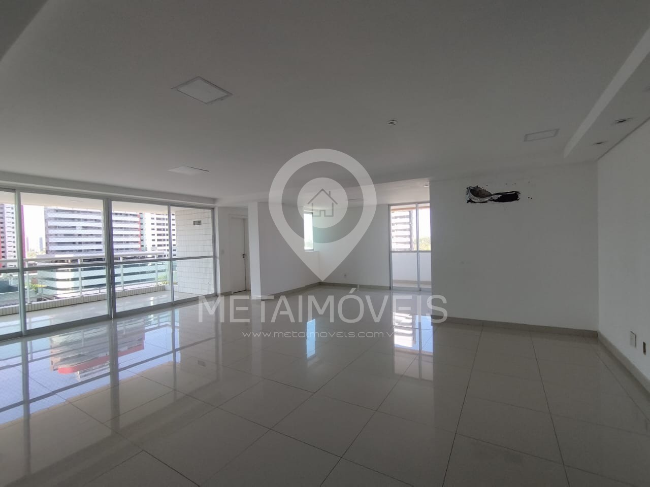 Apartamento à venda com 4 quartos, 227m² - Foto 5