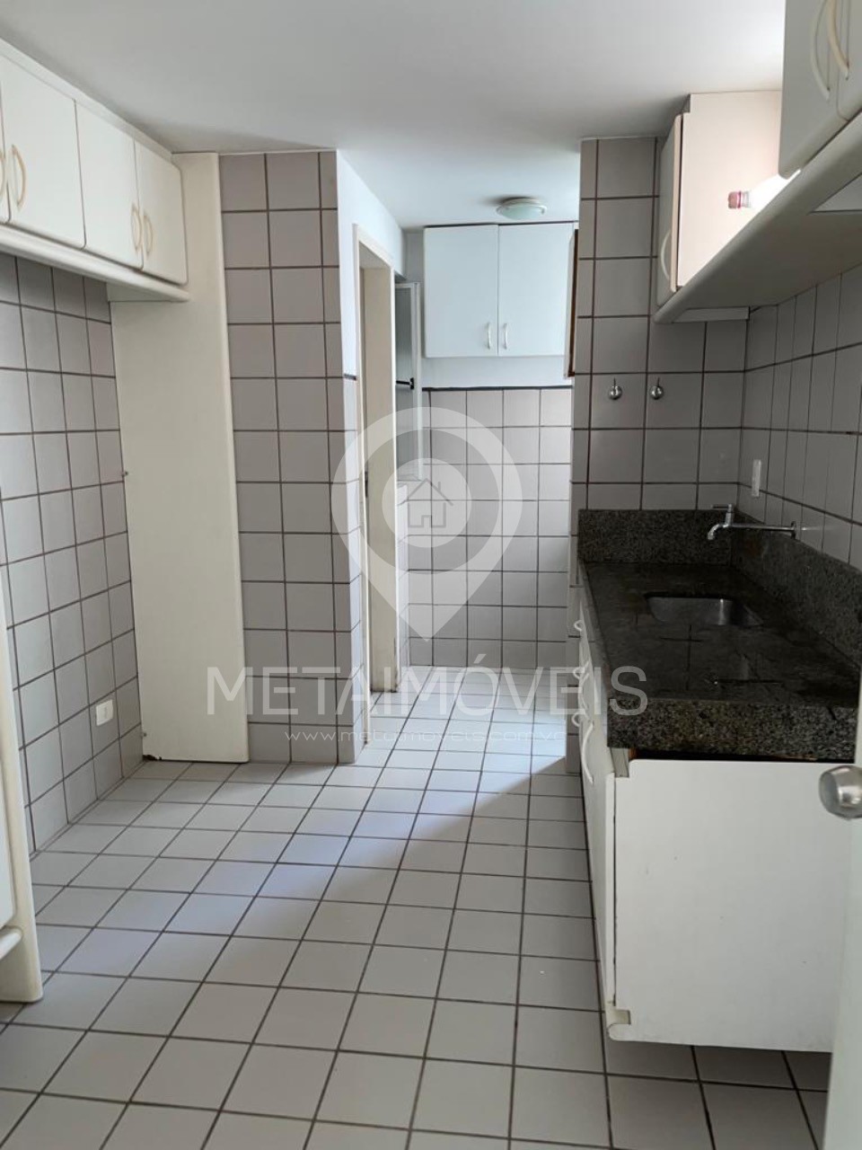 Apartamento à venda com 3 quartos, 97m² - Foto 4