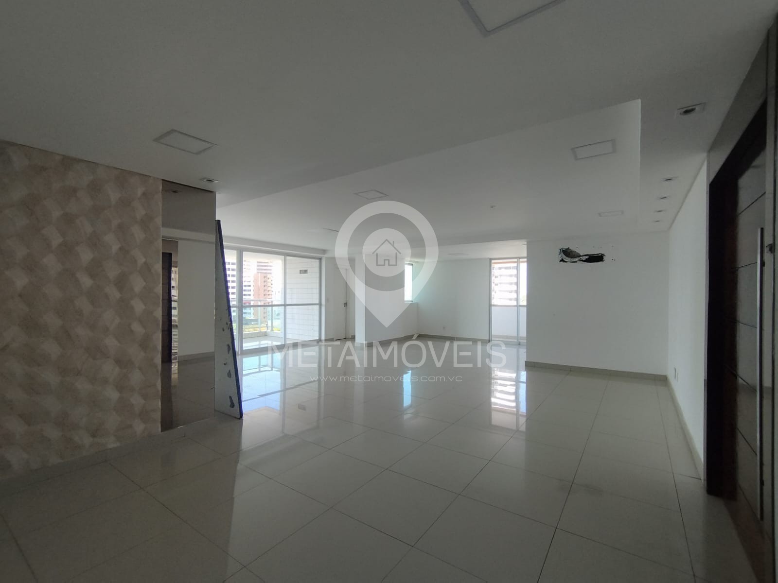 Apartamento à venda com 4 quartos, 227m² - Foto 3