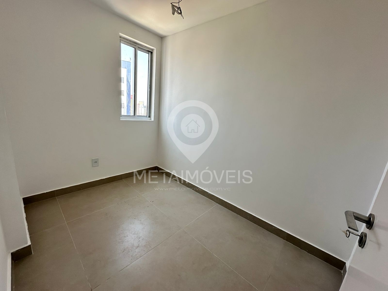 Apartamento à venda com 4 quartos, 170m² - Foto 3