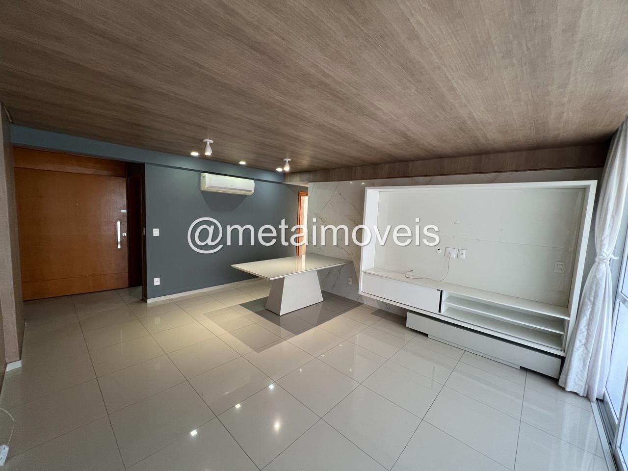 Apartamento à venda com 4 quartos, 130m² - Foto 2