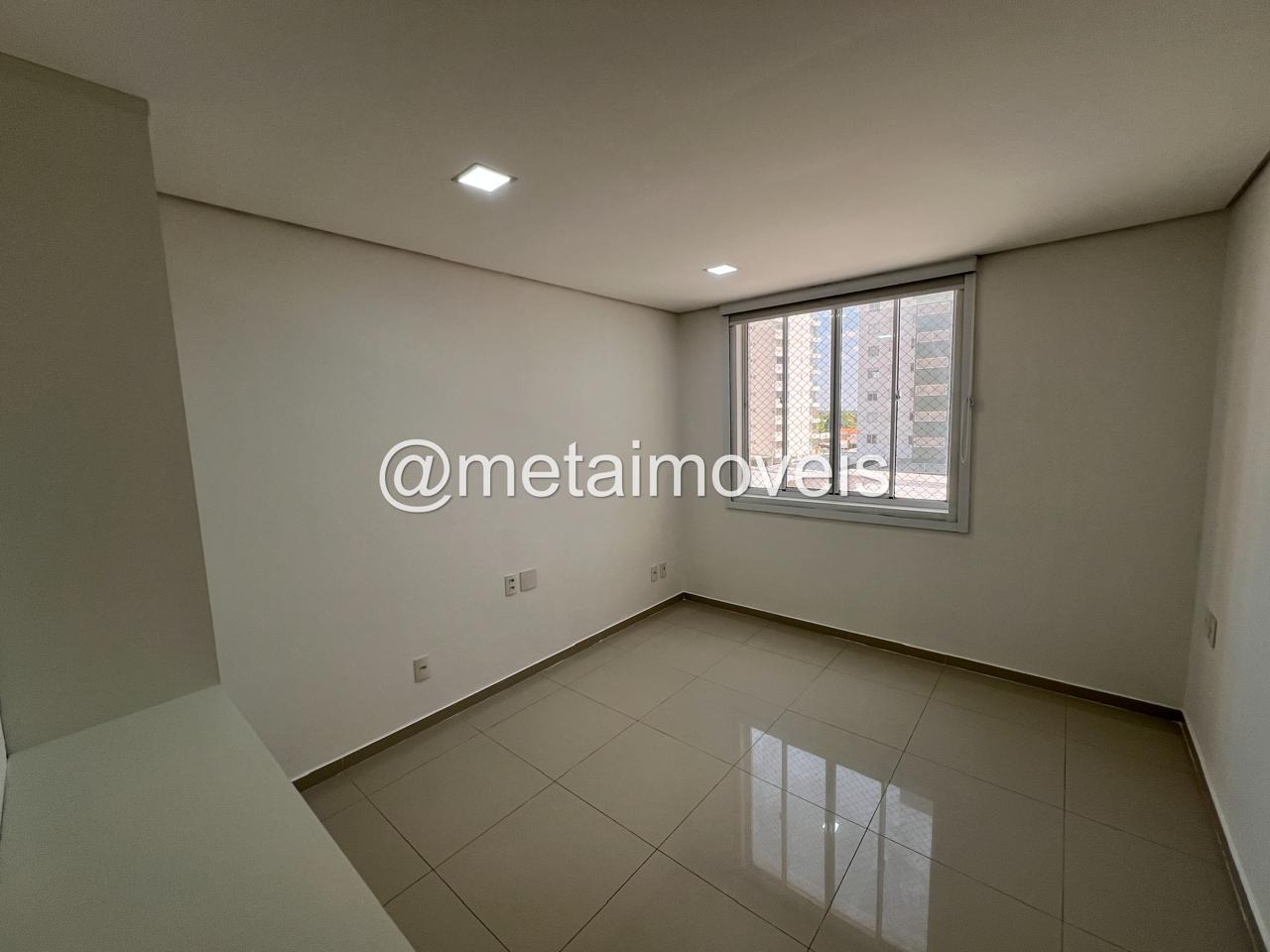 Apartamento à venda com 4 quartos, 130m² - Foto 9