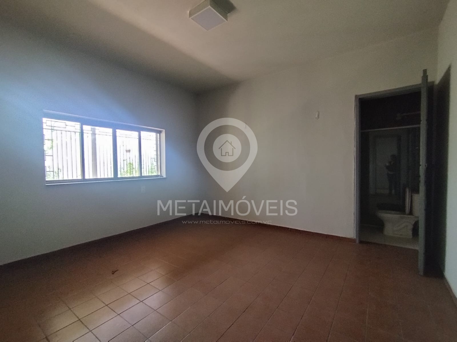 Prédio Inteiro para alugar com 7 quartos, 400m² - Foto 11