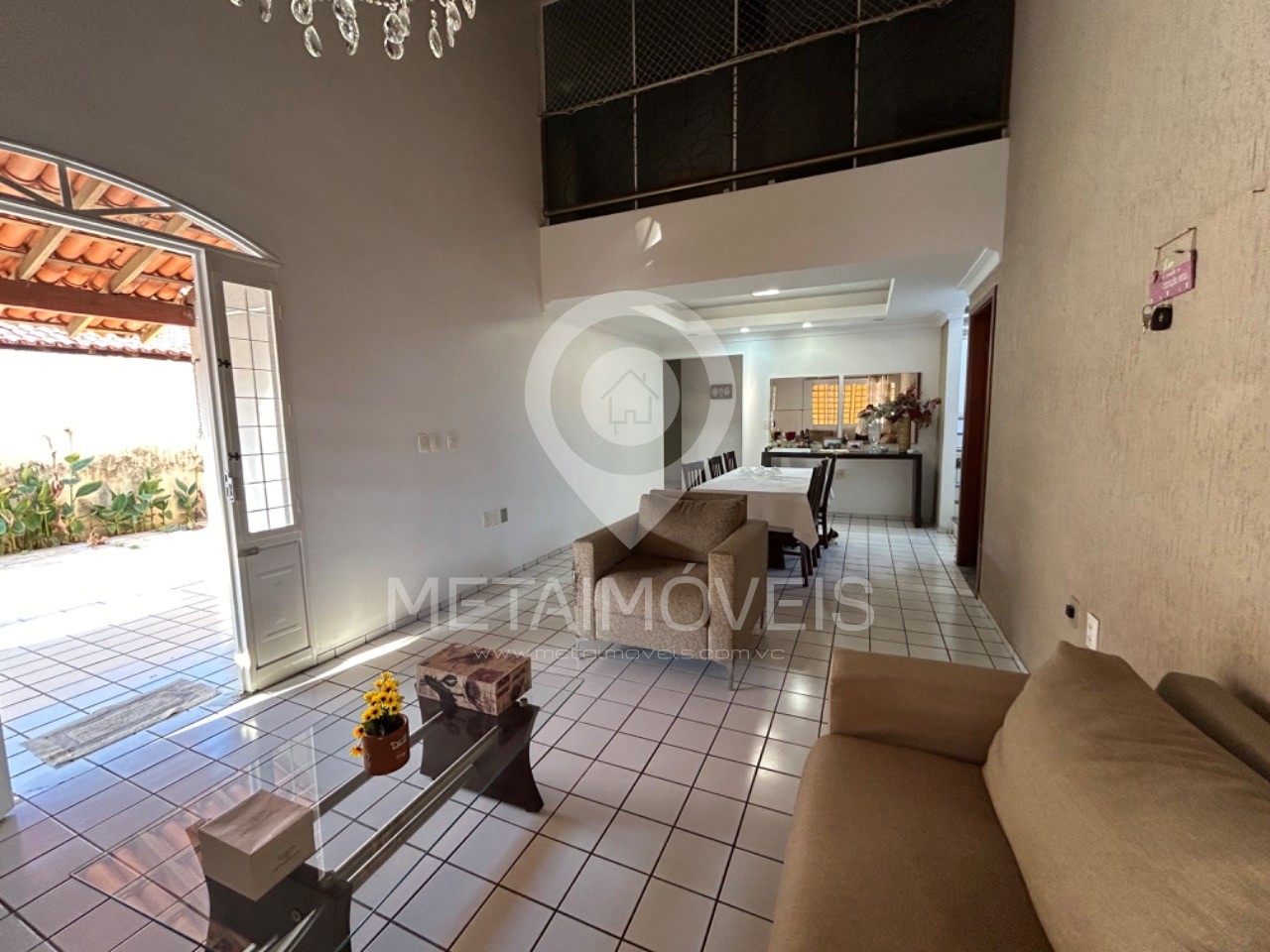 Casa à venda com 4 quartos, 419m² - Foto 1