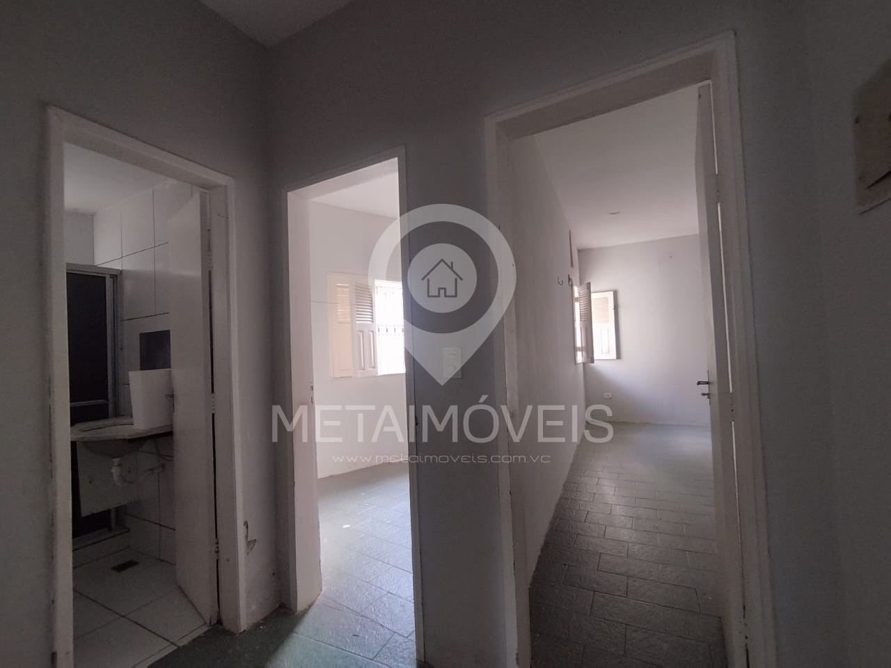 Casa para alugar com 3 quartos, 400m² - Foto 2