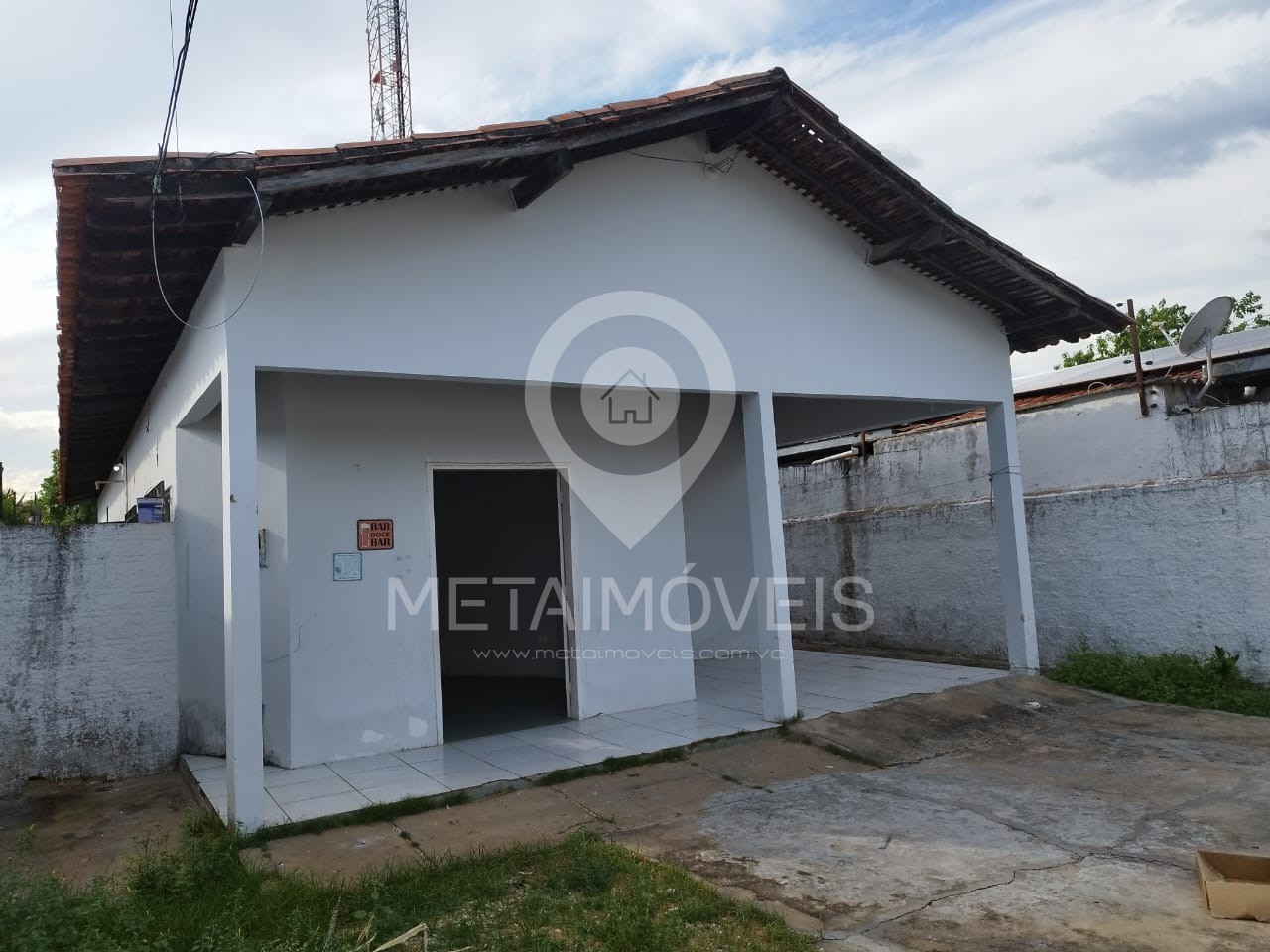 Casa para alugar com 3 quartos, 400m² - Foto 1