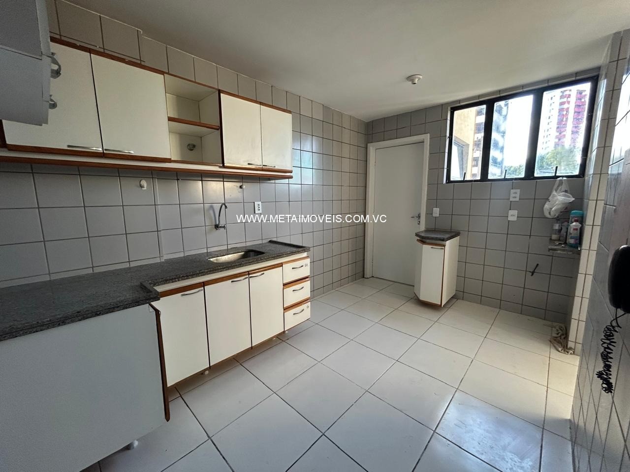 Apartamento à venda com 3 quartos, 125m² - Foto 3