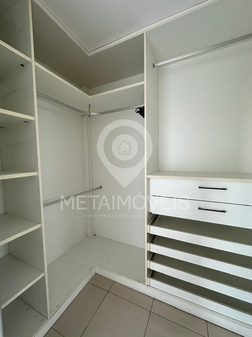 Apartamento à venda com 3 quartos, 174m² - Foto 17