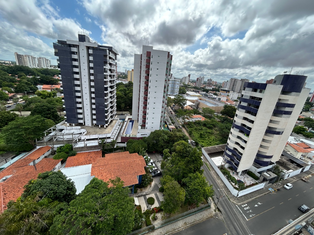 Apartamento para alugar com 3 quartos, 125m² - Foto 1