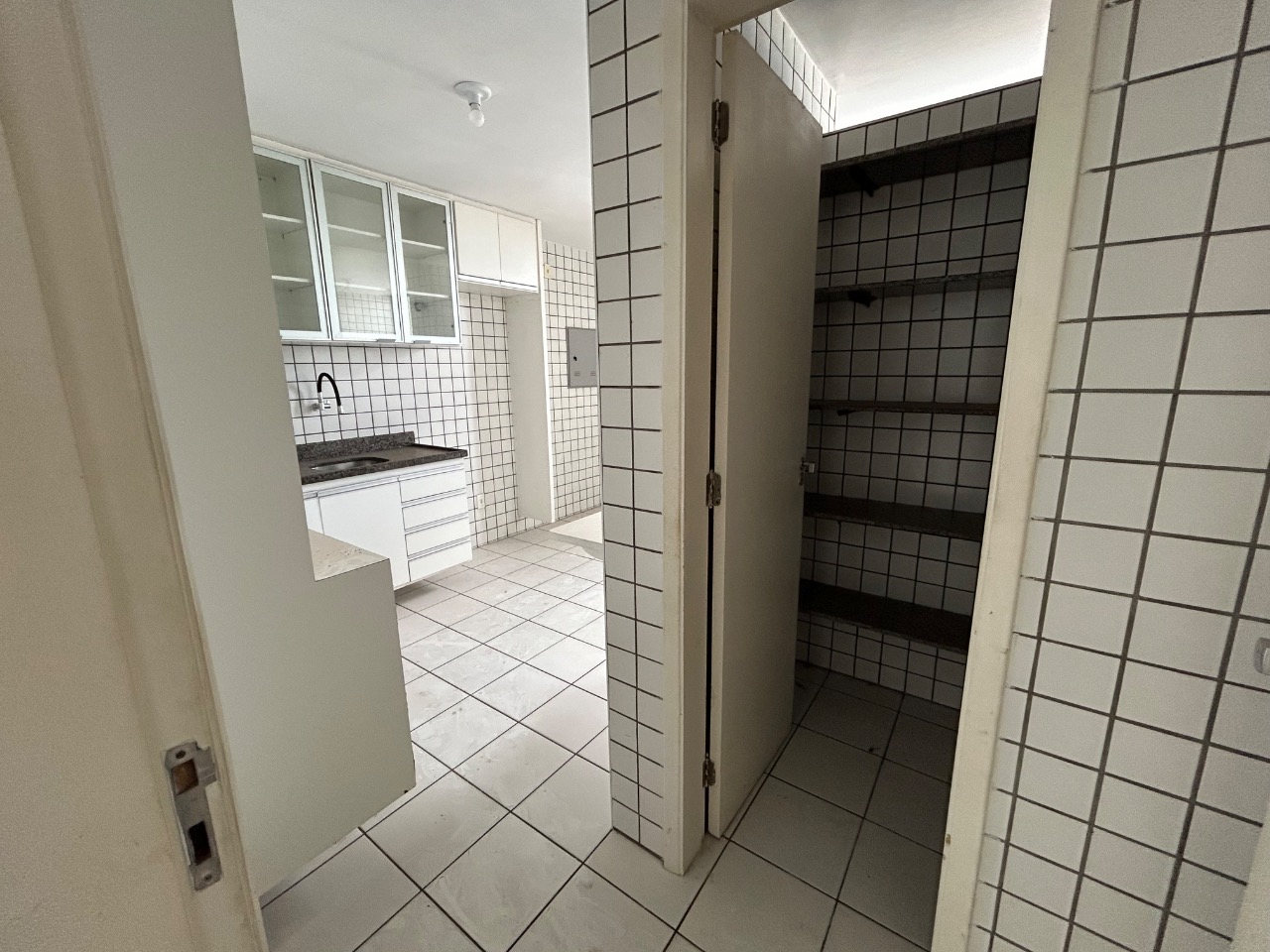 Apartamento para alugar com 3 quartos, 125m² - Foto 8