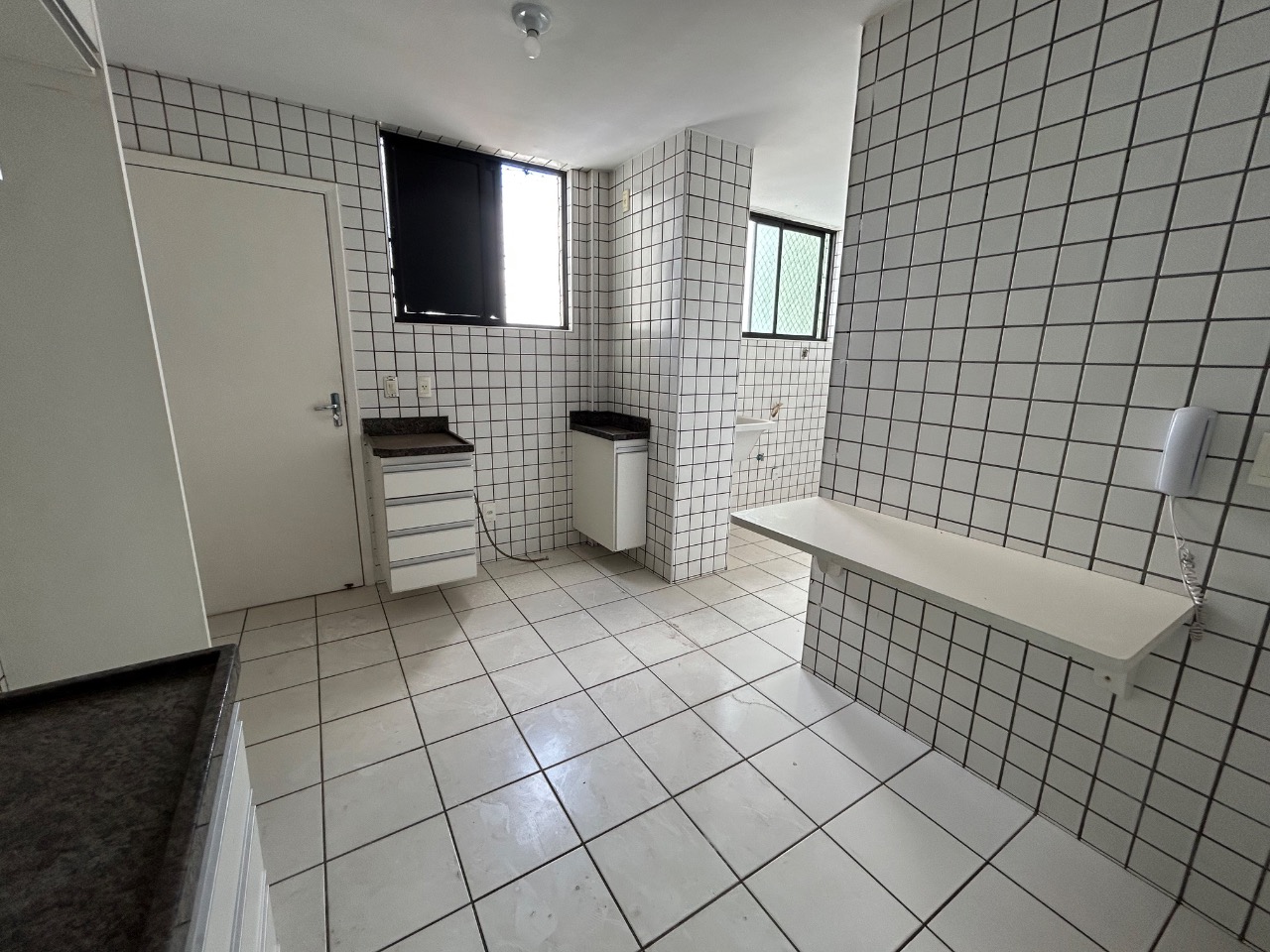 Apartamento para alugar com 3 quartos, 125m² - Foto 9