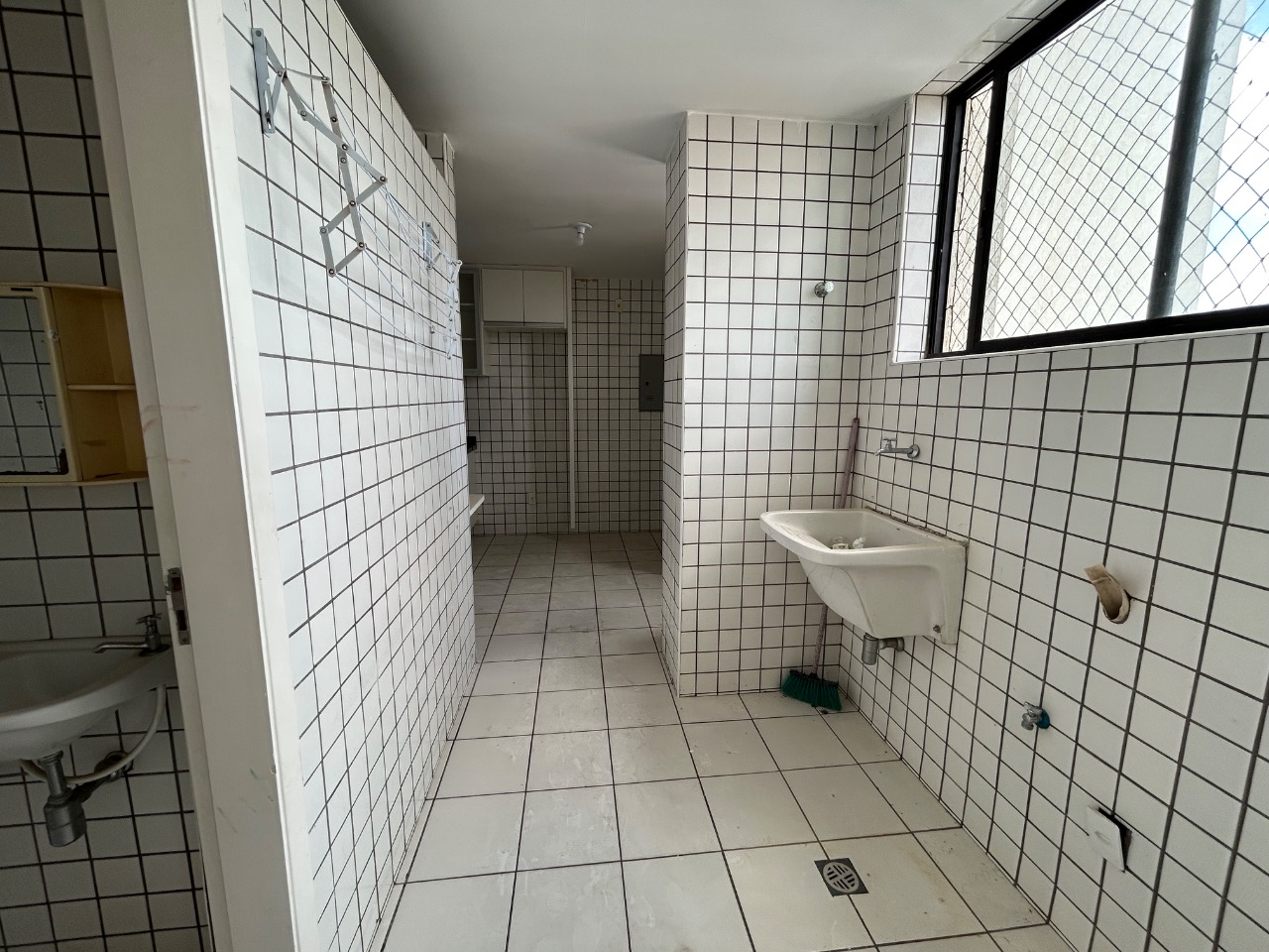 Apartamento para alugar com 3 quartos, 125m² - Foto 12