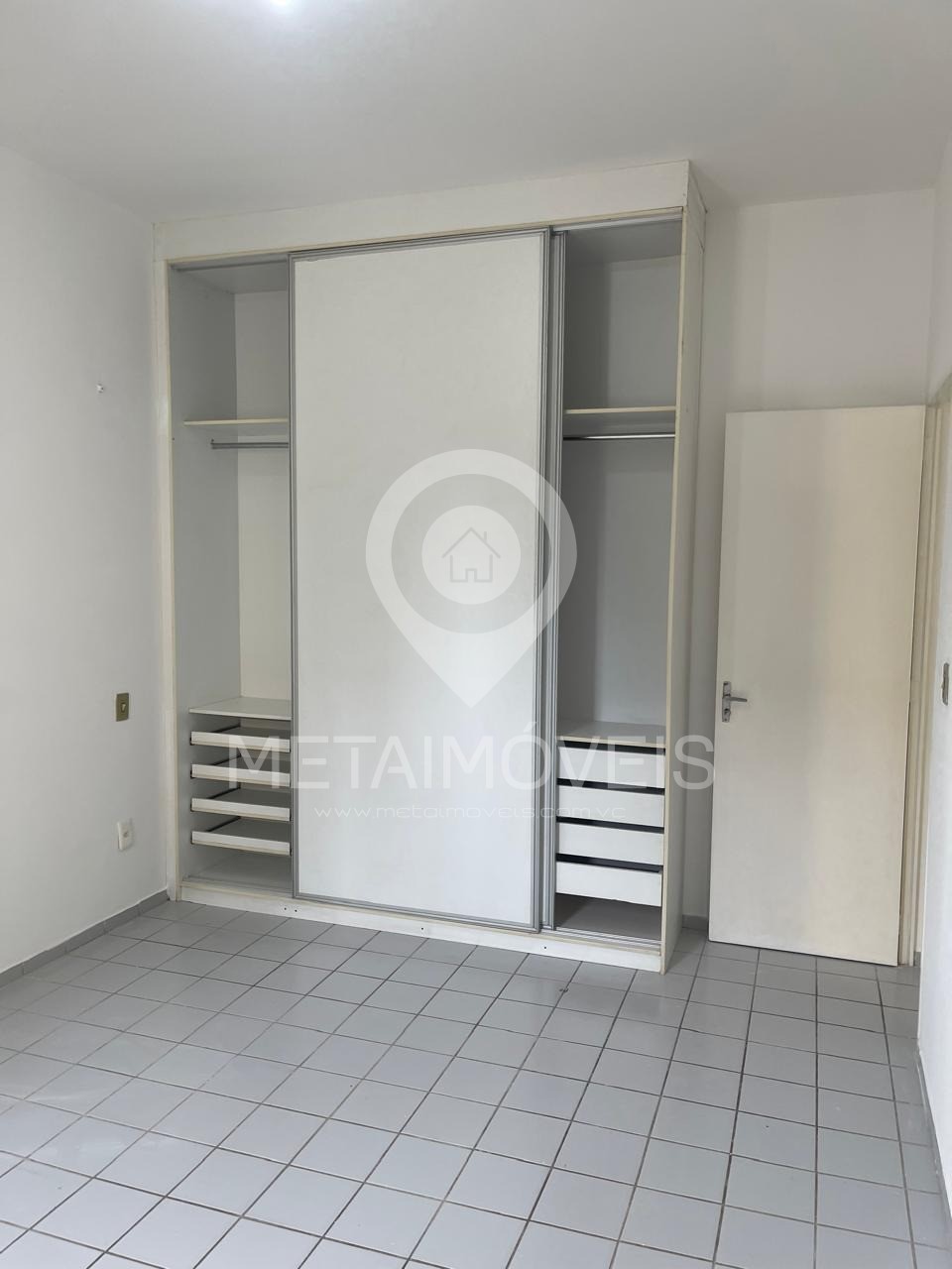 Apartamento à venda com 3 quartos, 85m² - Foto 1