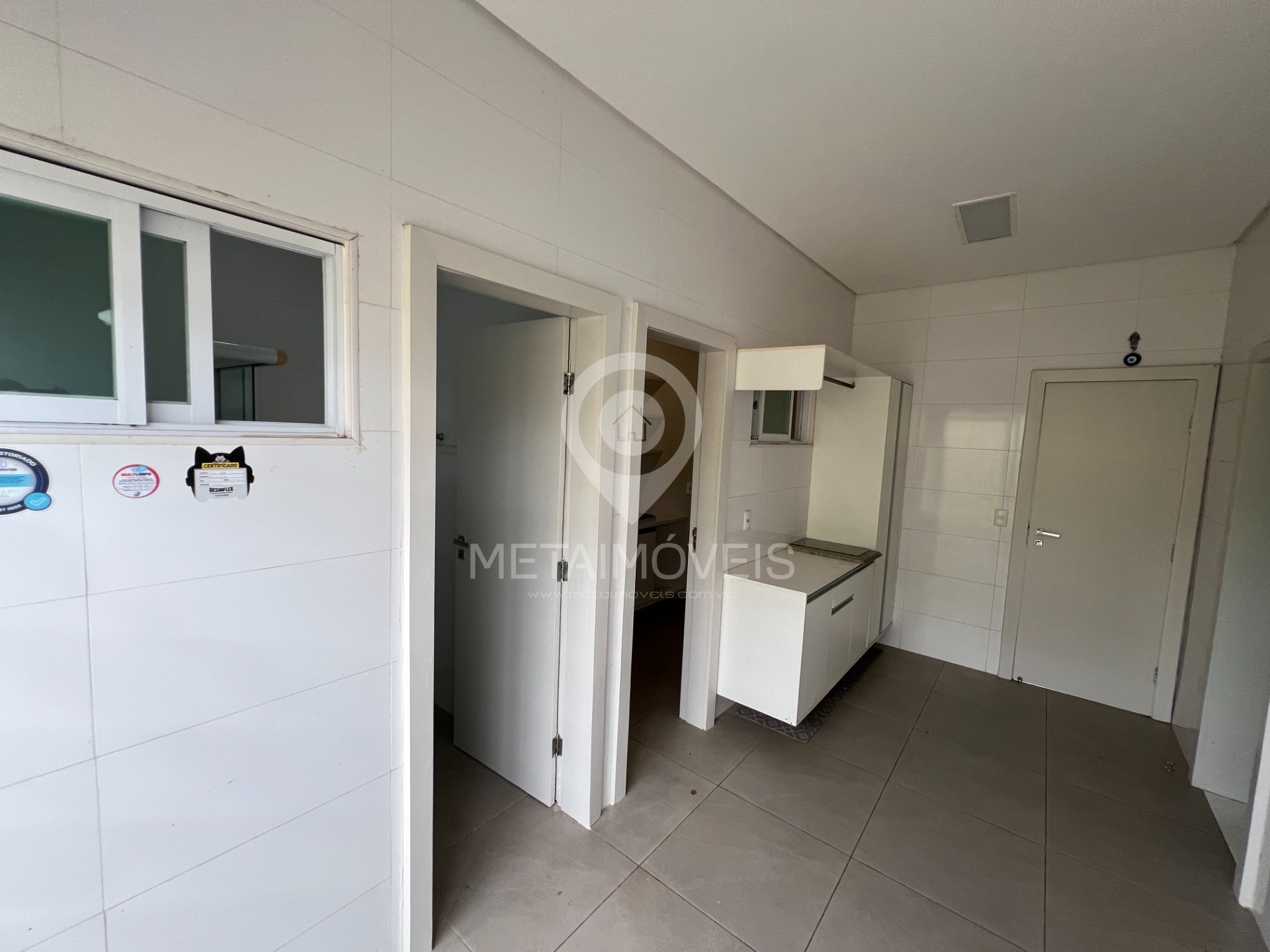 Casa de Condomínio para alugar com 5 quartos, 360m² - Foto 35