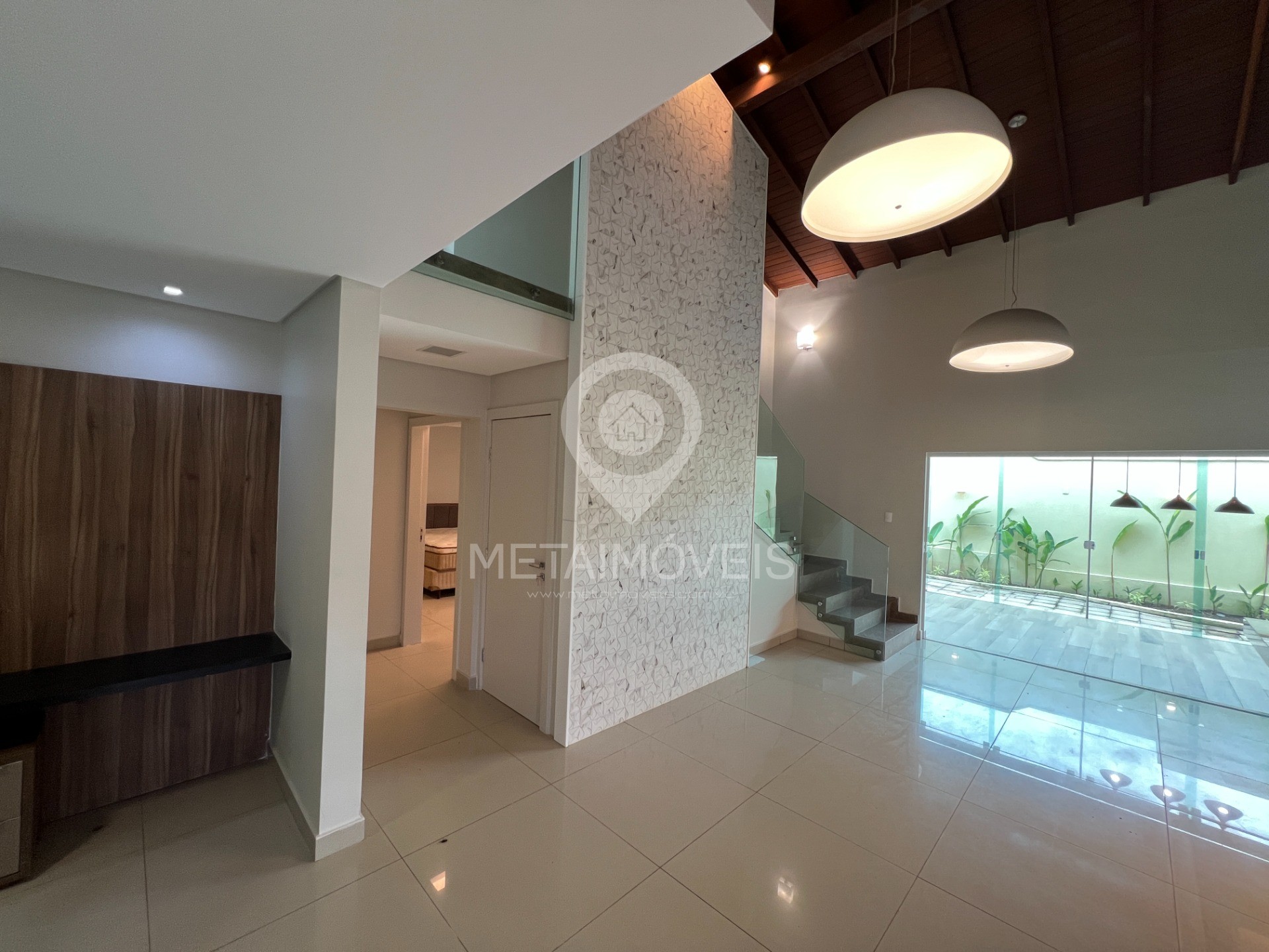 Casa de Condomínio para alugar com 5 quartos, 360m² - Foto 3