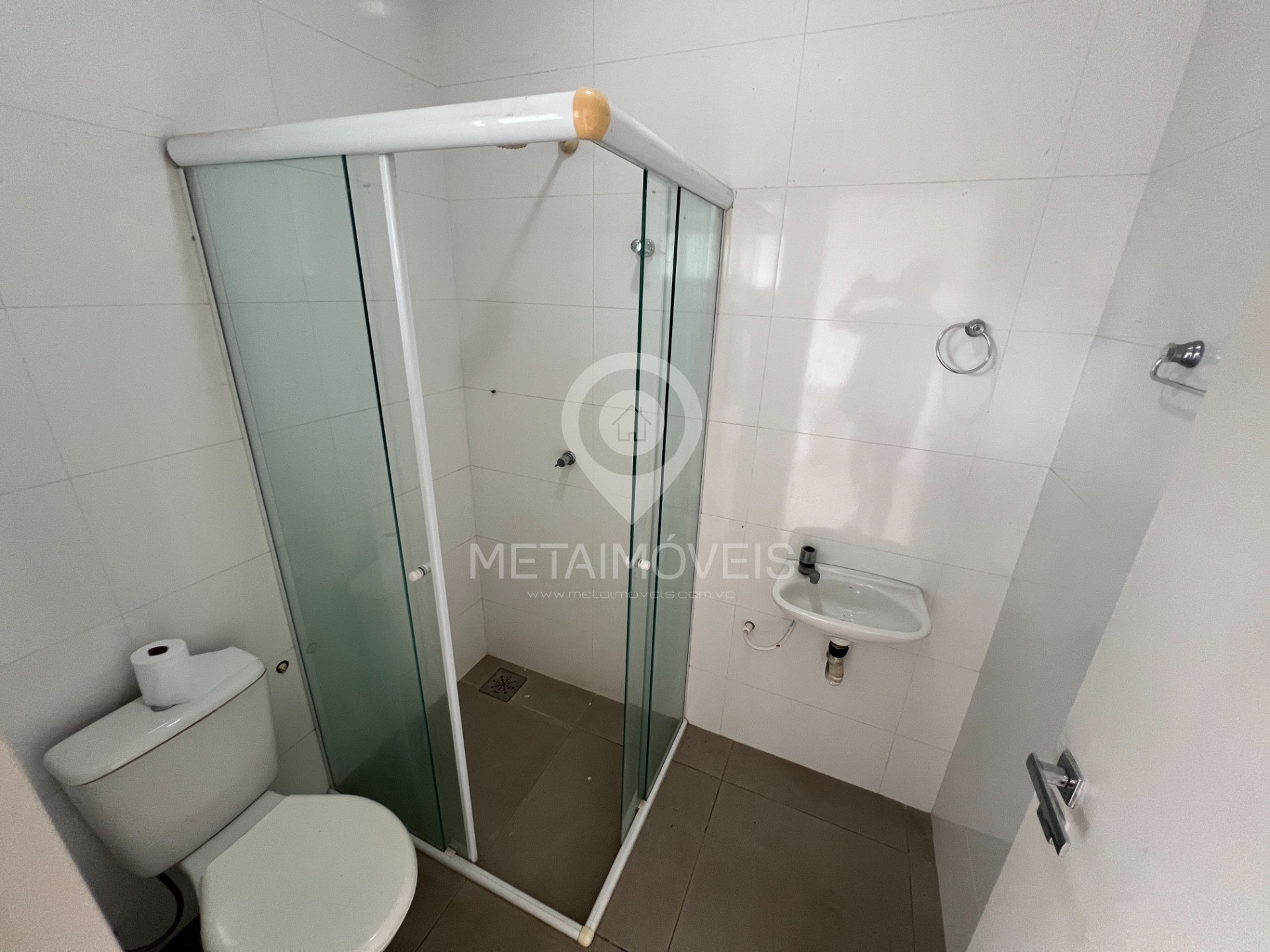 Casa de Condomínio para alugar com 5 quartos, 360m² - Foto 17