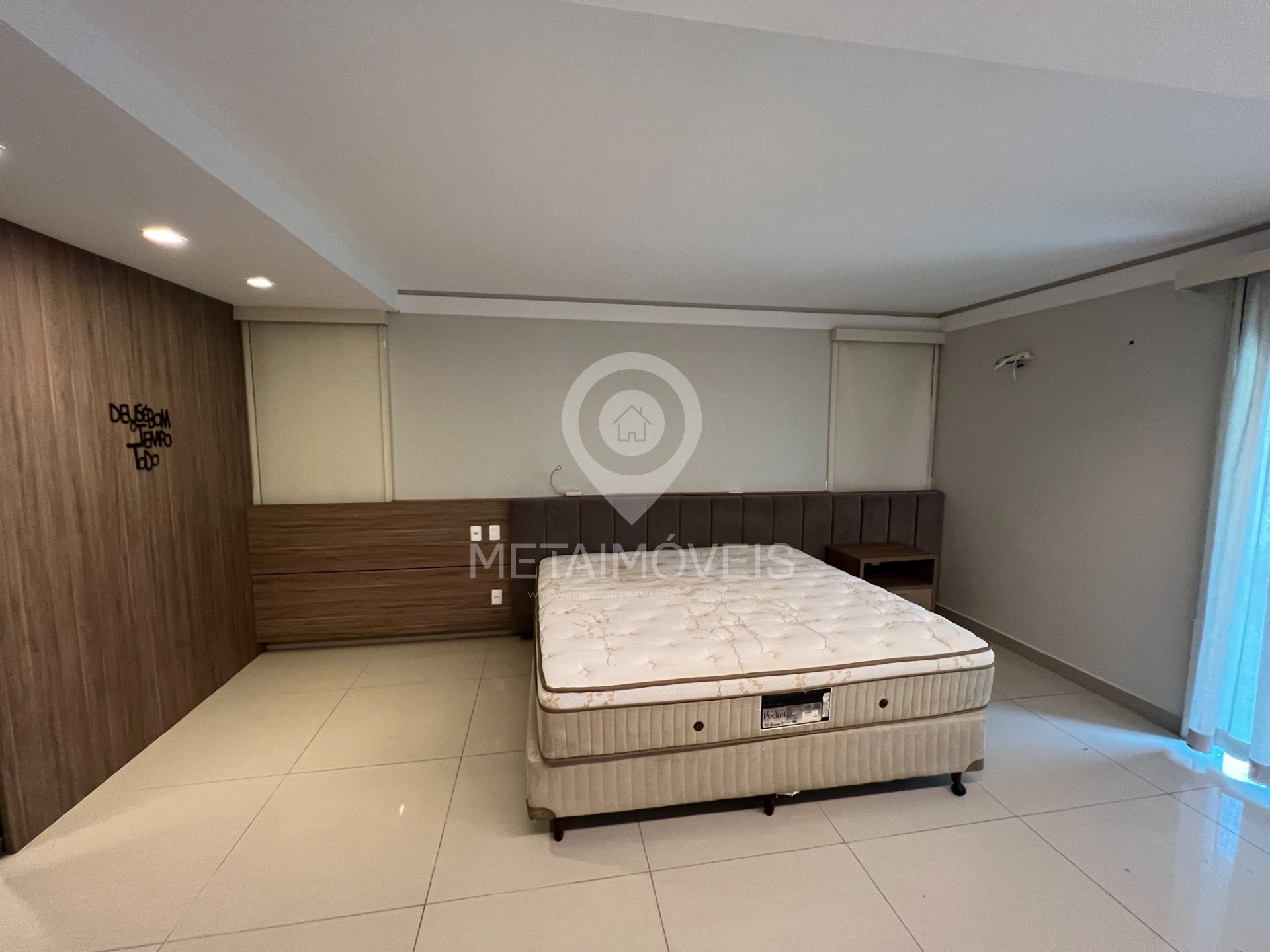 Casa de Condomínio para alugar com 5 quartos, 360m² - Foto 33