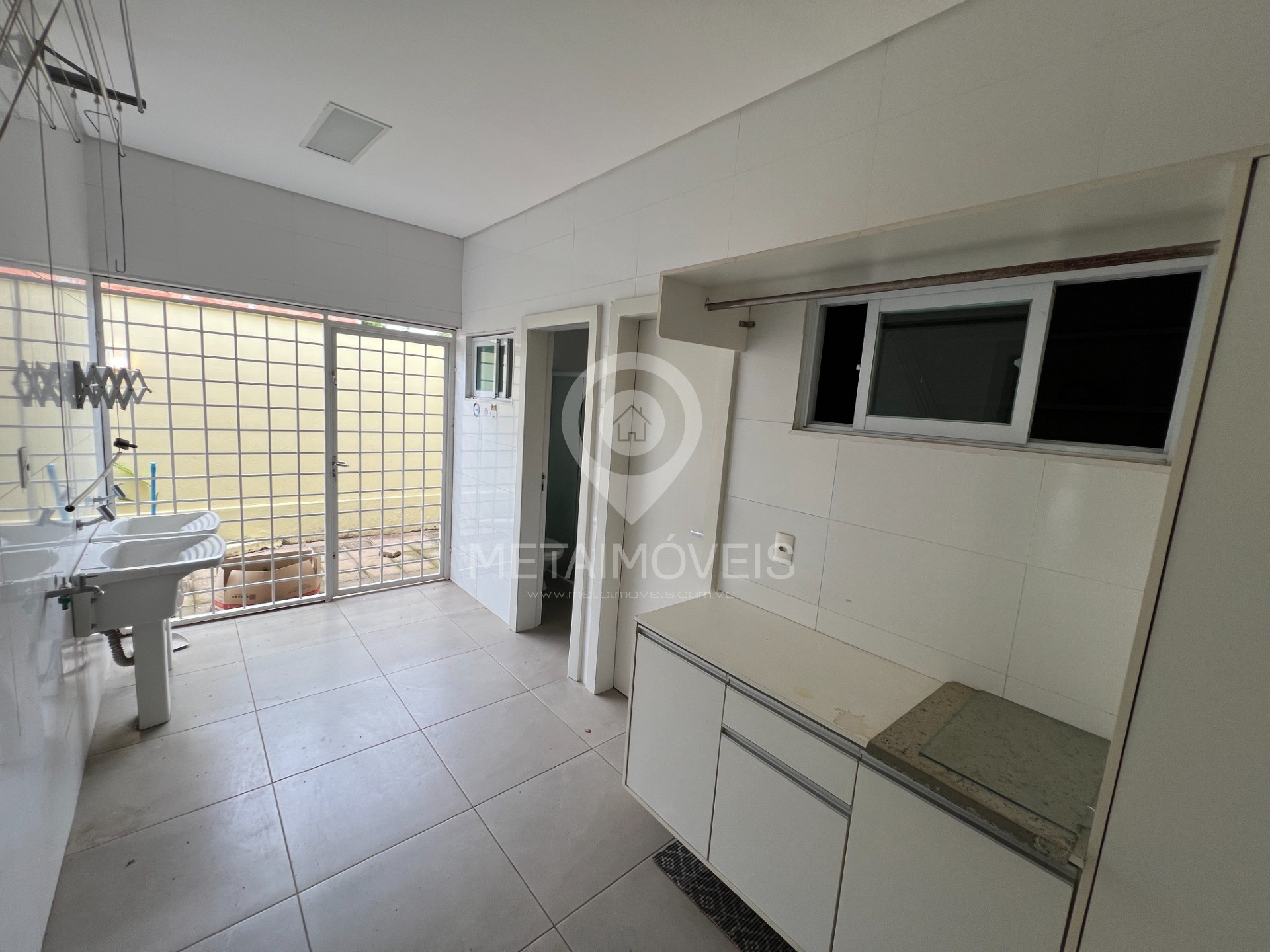 Casa de Condomínio para alugar com 5 quartos, 360m² - Foto 34