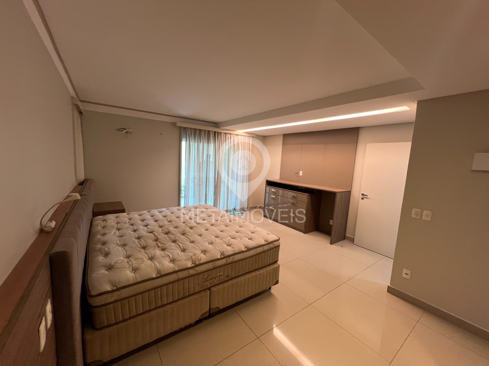 Casa de Condomínio para alugar com 5 quartos, 360m² - Foto 12