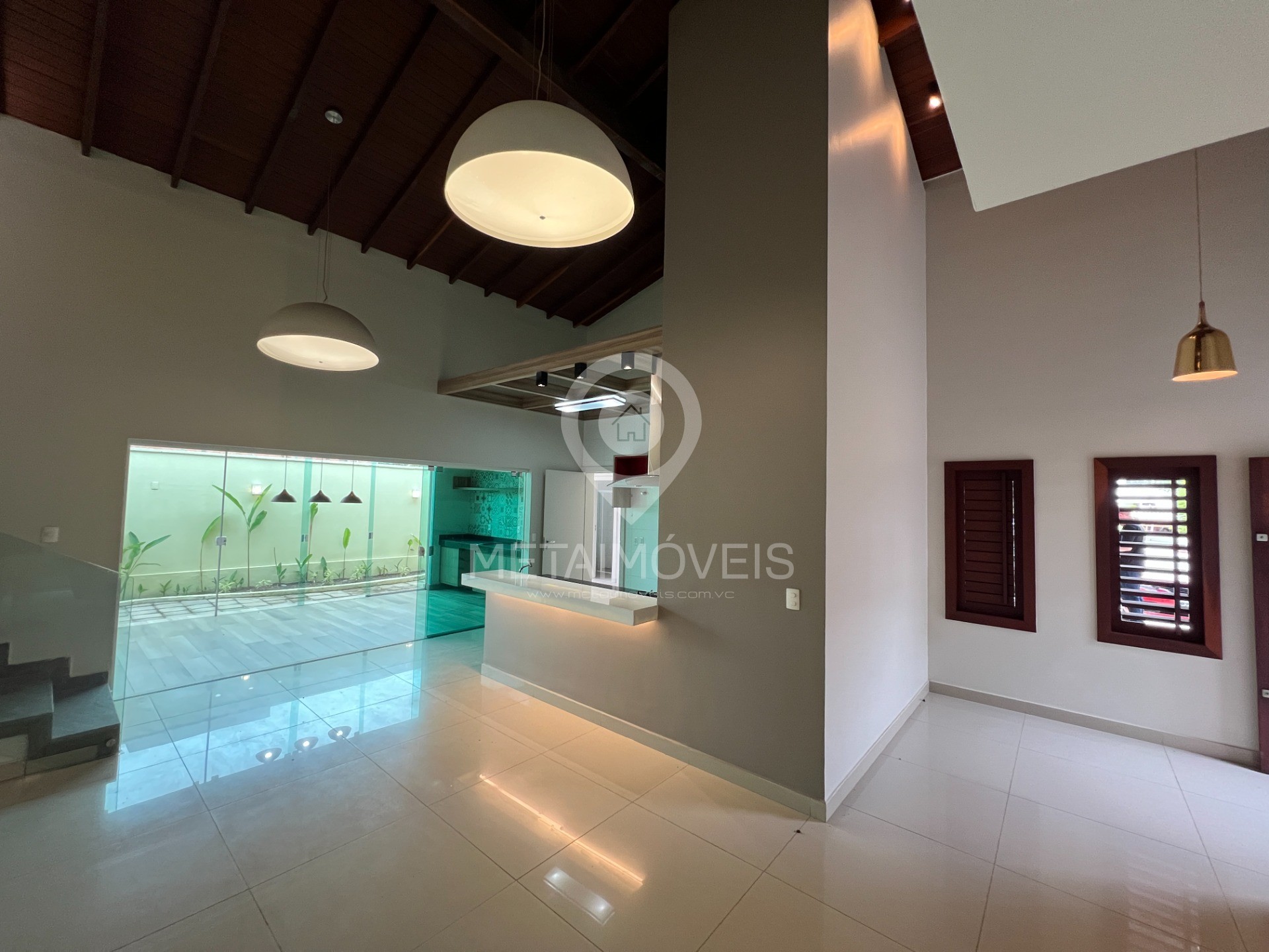 Casa de Condomínio para alugar com 5 quartos, 360m² - Foto 9
