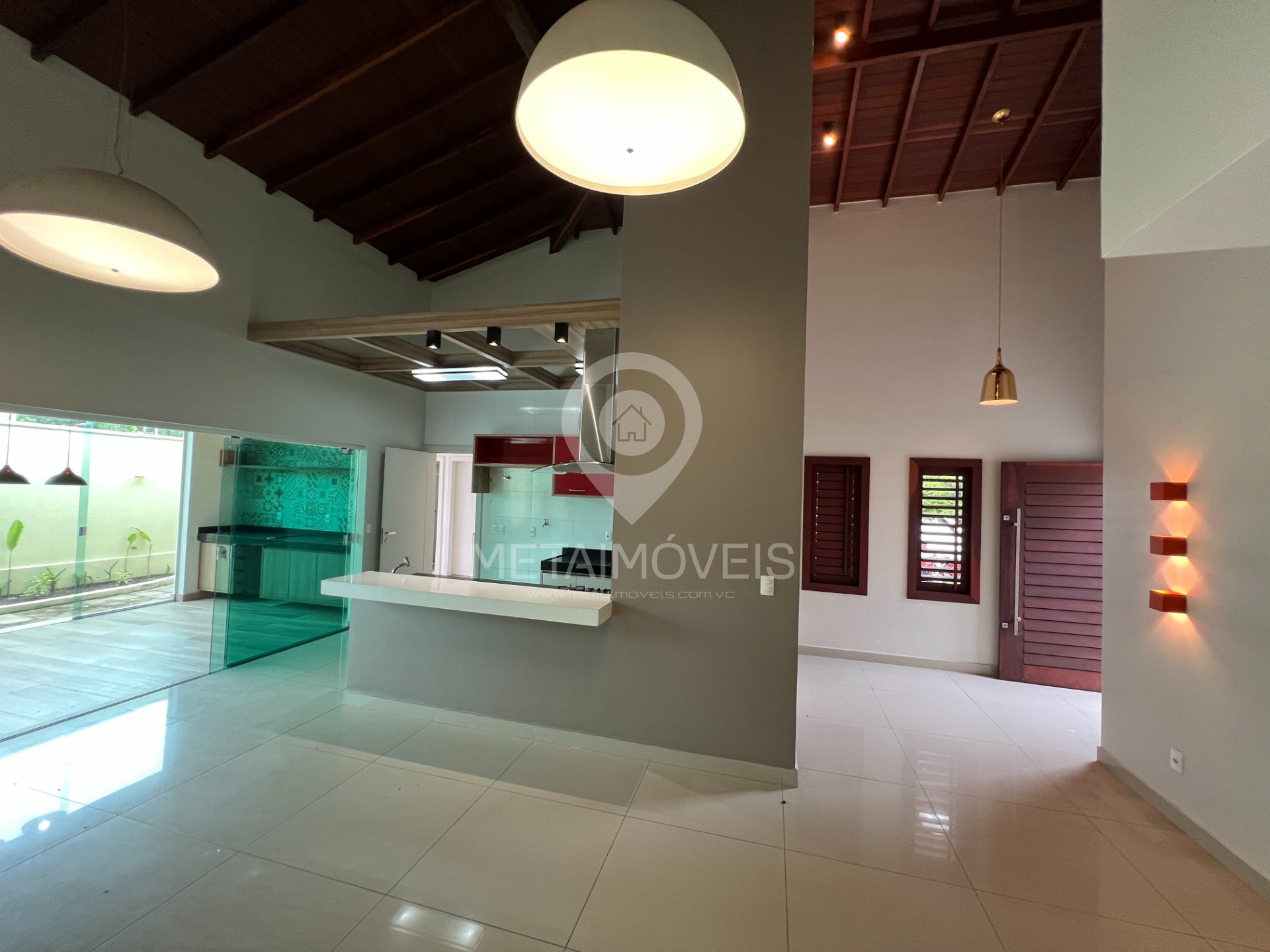 Casa de Condomínio para alugar com 5 quartos, 360m² - Foto 4
