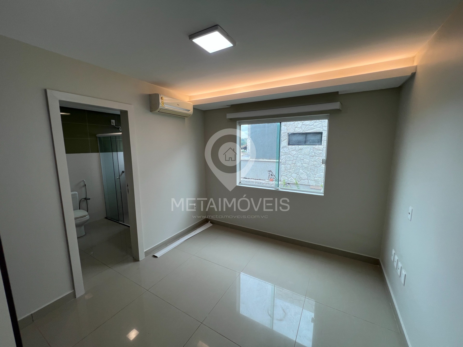 Casa de Condomínio para alugar com 5 quartos, 360m² - Foto 18