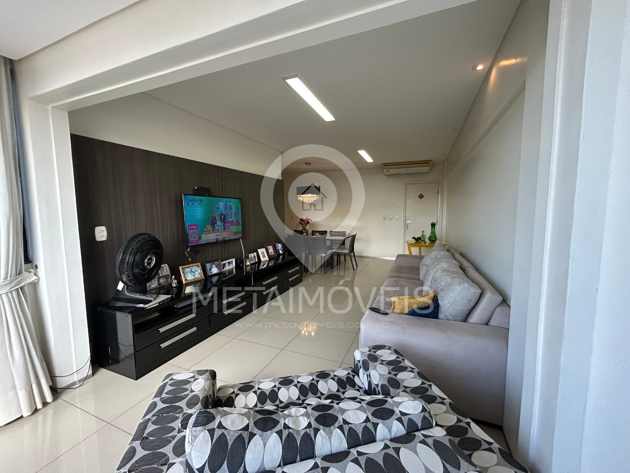 Apartamento à venda com 3 quartos, 125m² - Foto 3