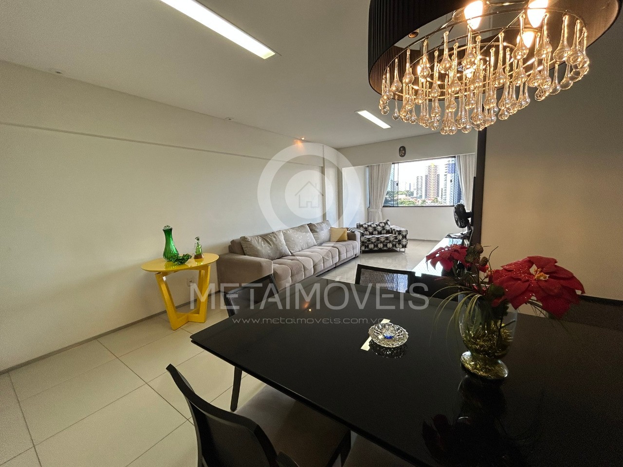Apartamento à venda com 3 quartos, 125m² - Foto 2