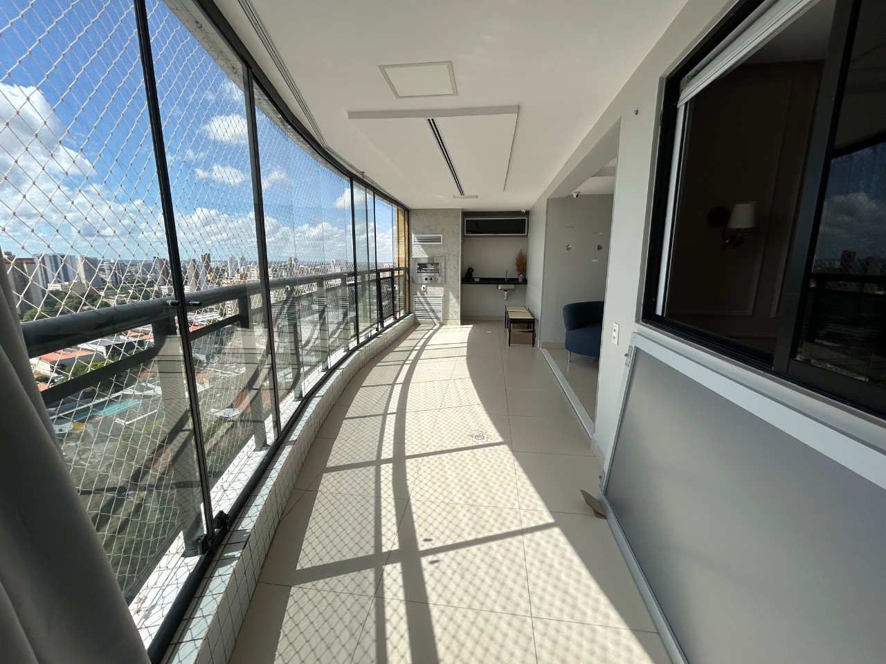 Apartamento à venda com 3 quartos, 140m² - Foto 3