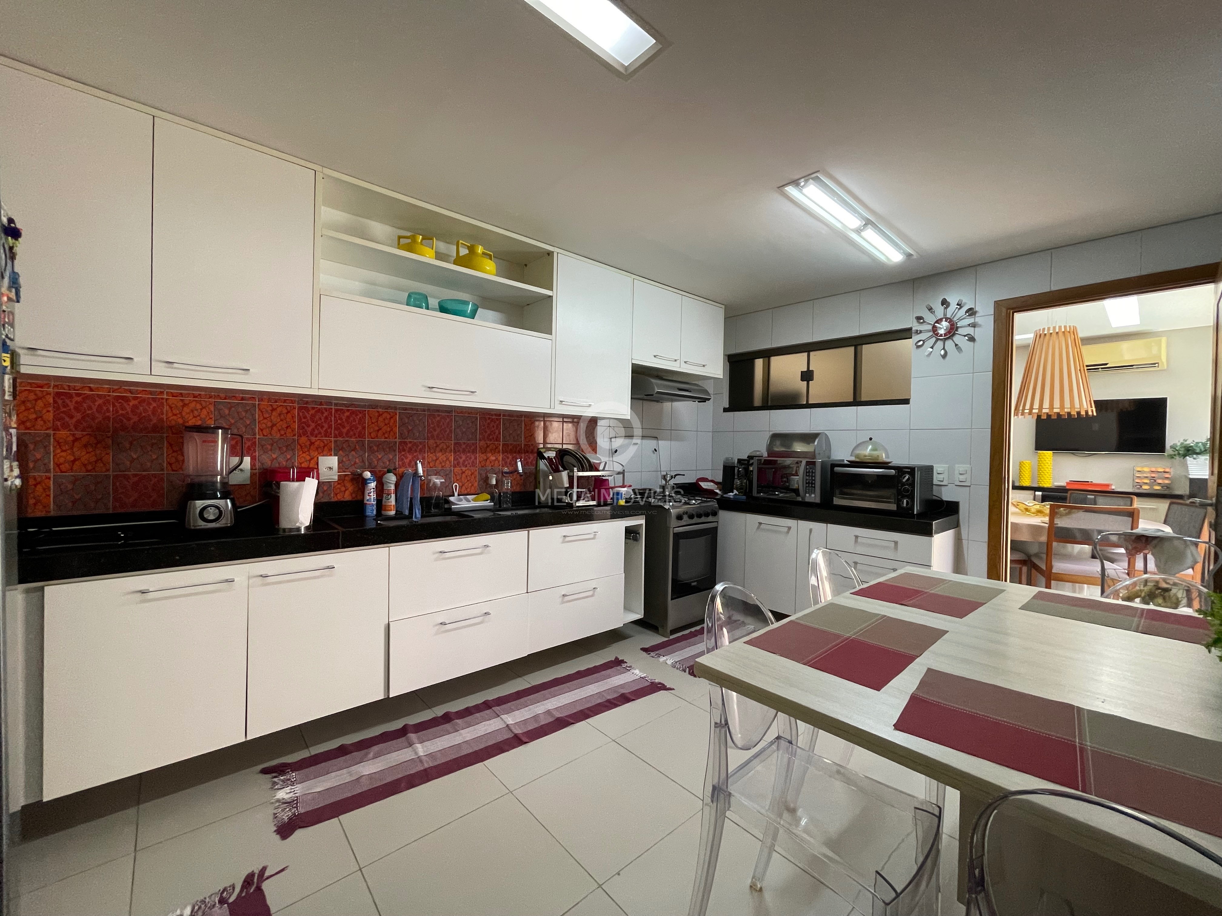 Casa de Condomínio à venda com 4 quartos, 228m² - Foto 8