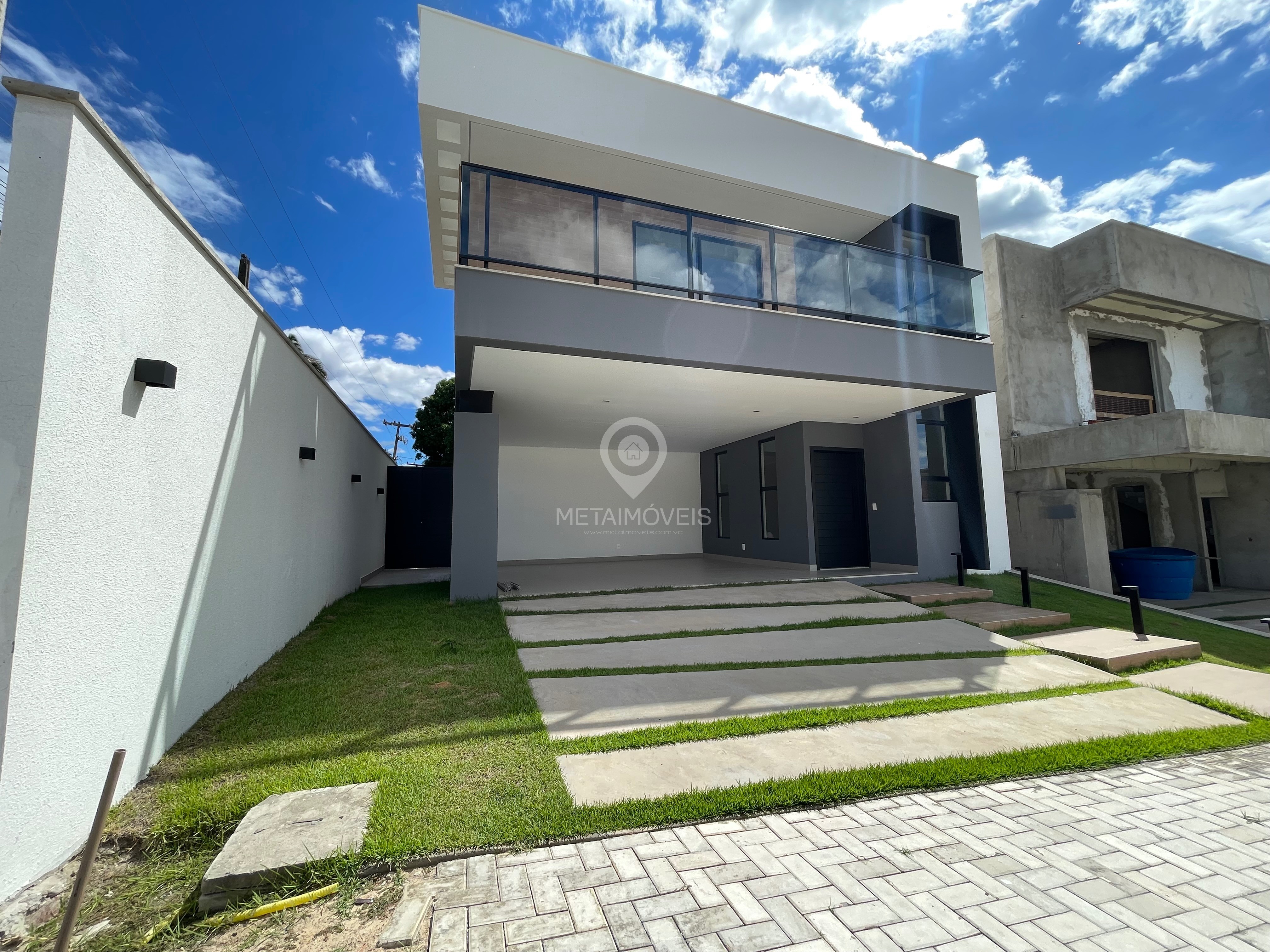 Casa de Condomínio à venda com 4 quartos, 185m² - Foto 1