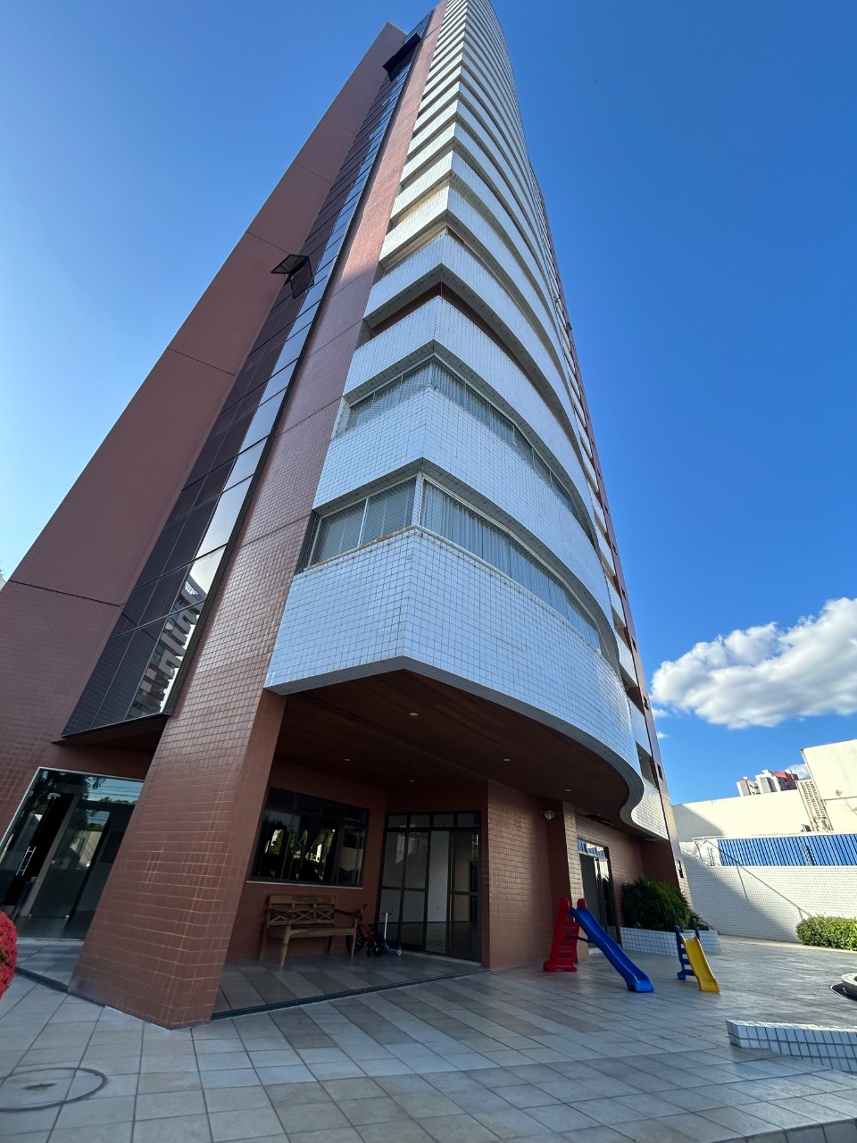 Apartamento à venda com 4 quartos, 280m² - Foto 1