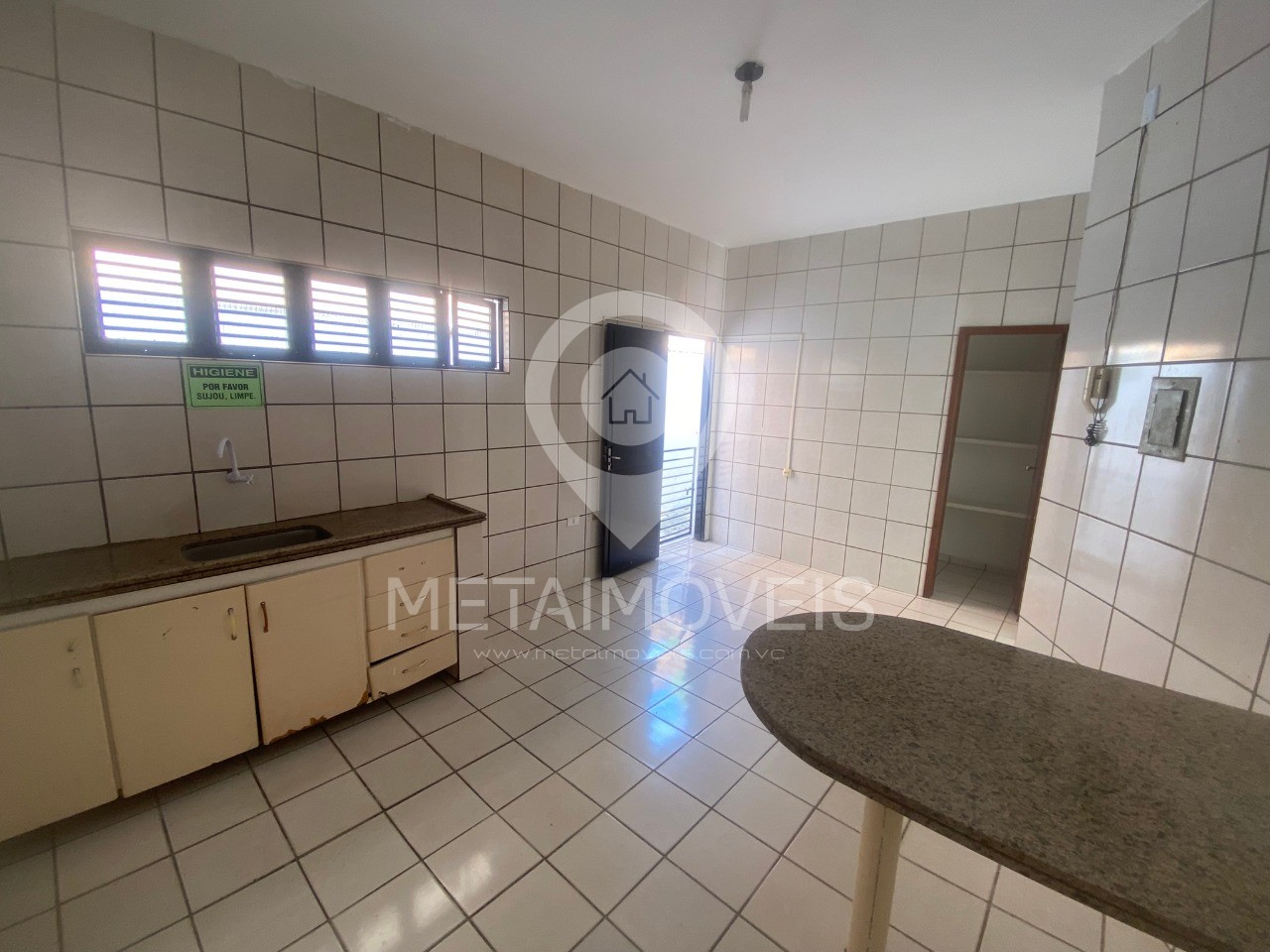 Casa à venda com 3 quartos, 600m² - Foto 11