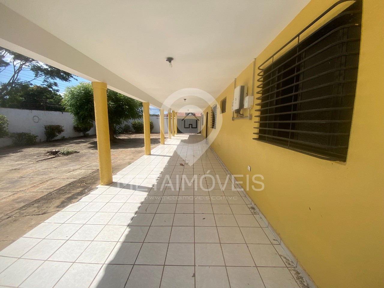 Casa à venda com 3 quartos, 600m² - Foto 4