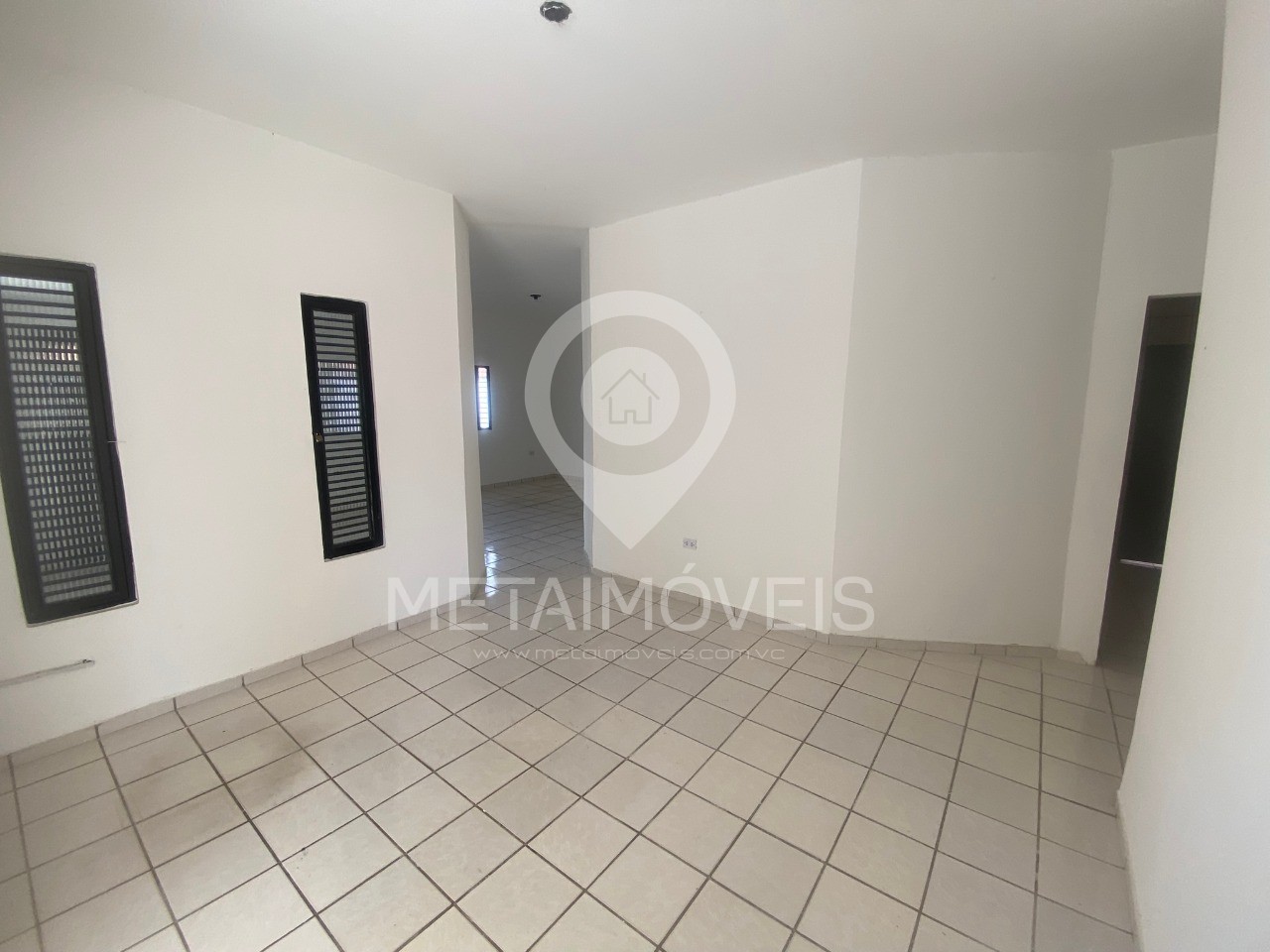 Casa à venda com 3 quartos, 600m² - Foto 5