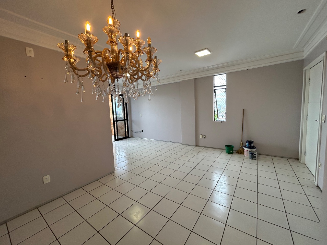 Apartamento para alugar com 3 quartos, 125m² - Foto 2