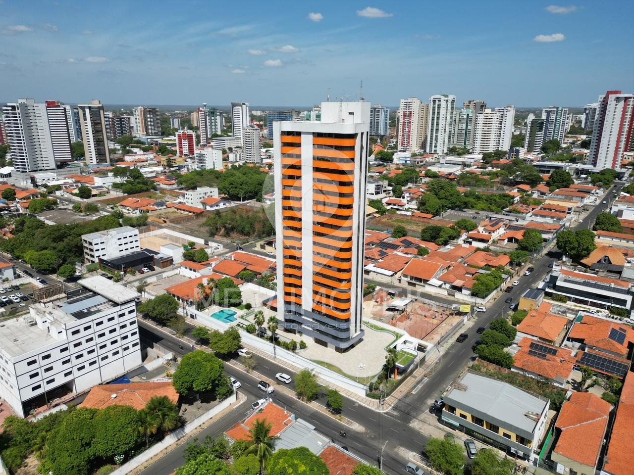 Apartamento, 3 quartos, 230 m² - Foto 1