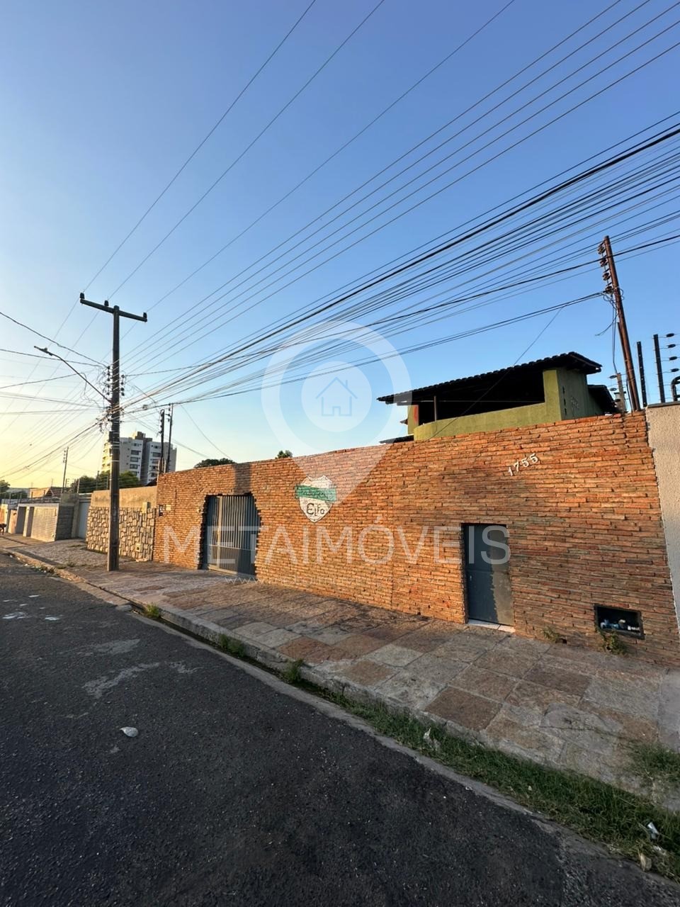 Prédio Inteiro - Foto 1