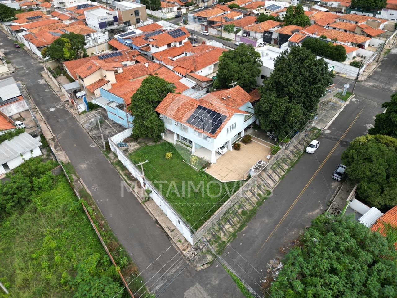 Casa, 5 quartos, 410 m² - Foto 1