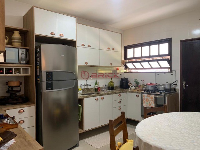 Casa à venda com 4 quartos, 231m² - Foto 18