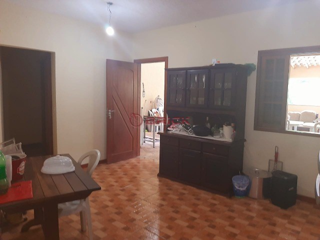 Casa à venda com 1 quarto, 270m² - Foto 2