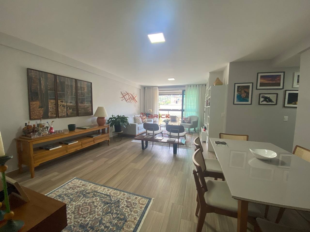 Apartamento à venda com 3 quartos, 138m² - Foto 2