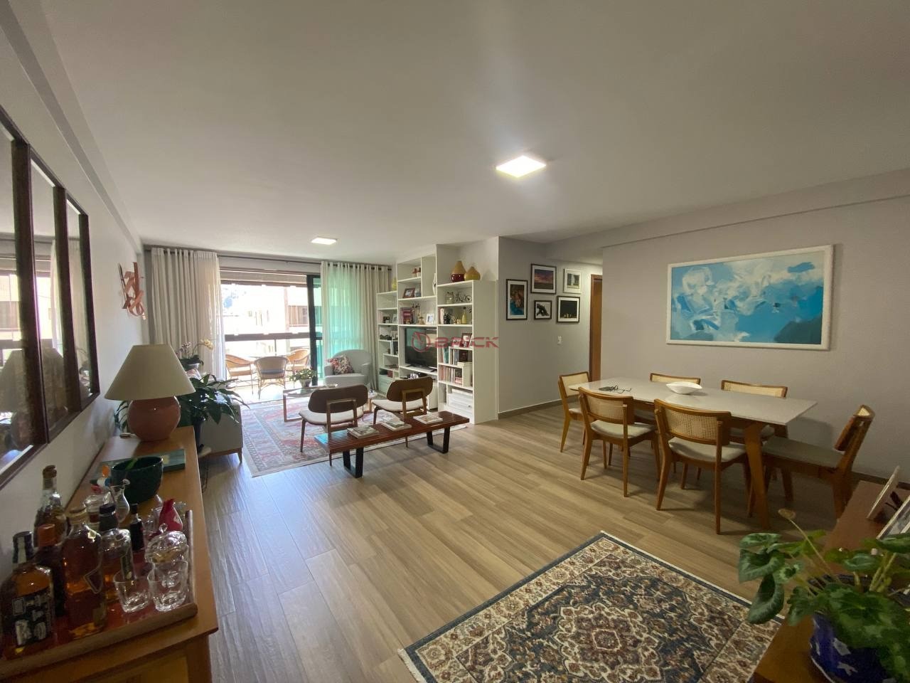 Apartamento à venda com 3 quartos, 138m² - Foto 1